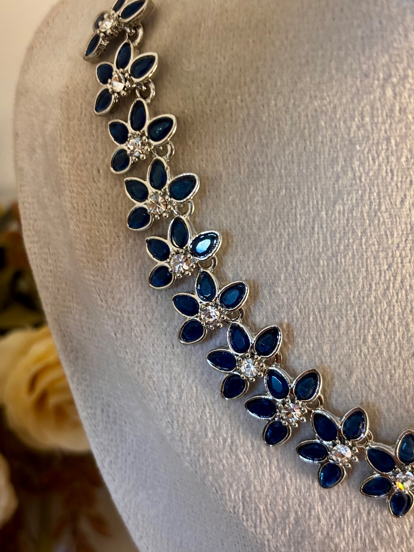 Blue Daisy Necklace Set
