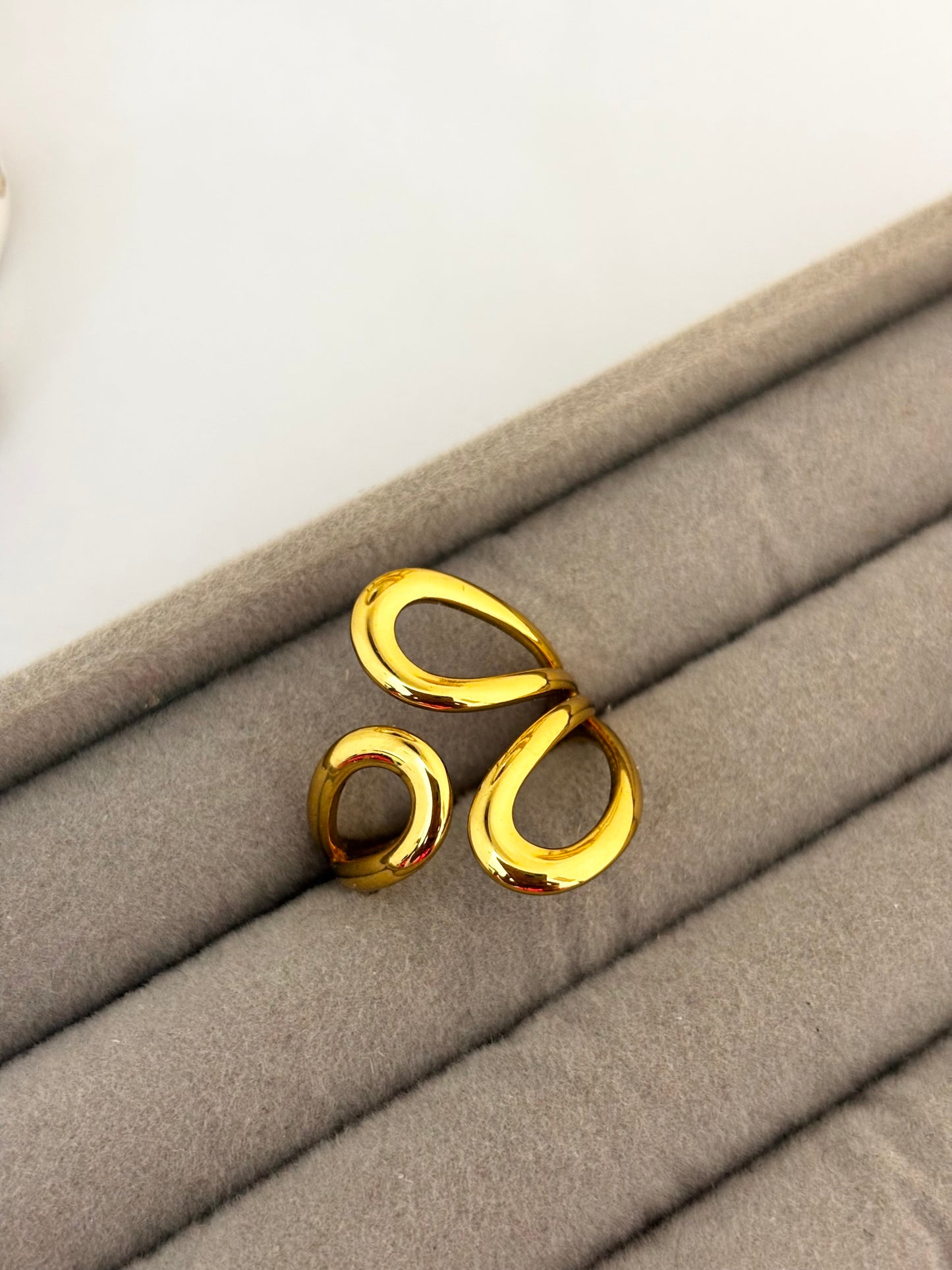 Minimal Twirl Gold Ring | Anti Tarnish Gold Plated