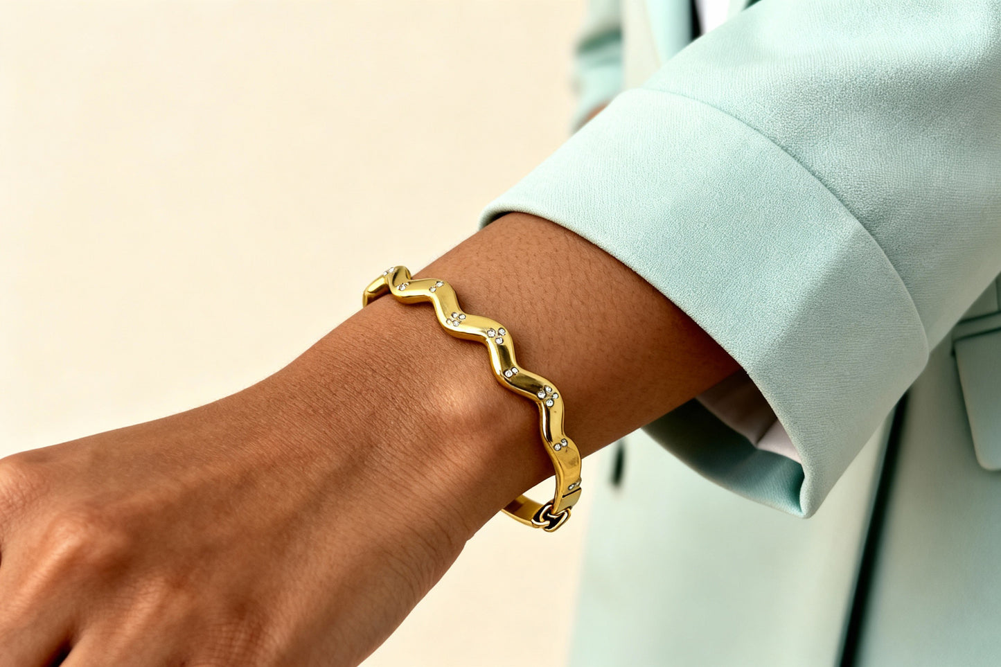 Wavy Zircon Bangle Bracelet