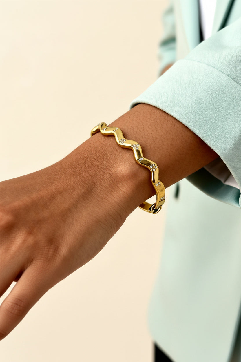 Wavy Zircon Bangle Bracelet | 18kt Gold plated