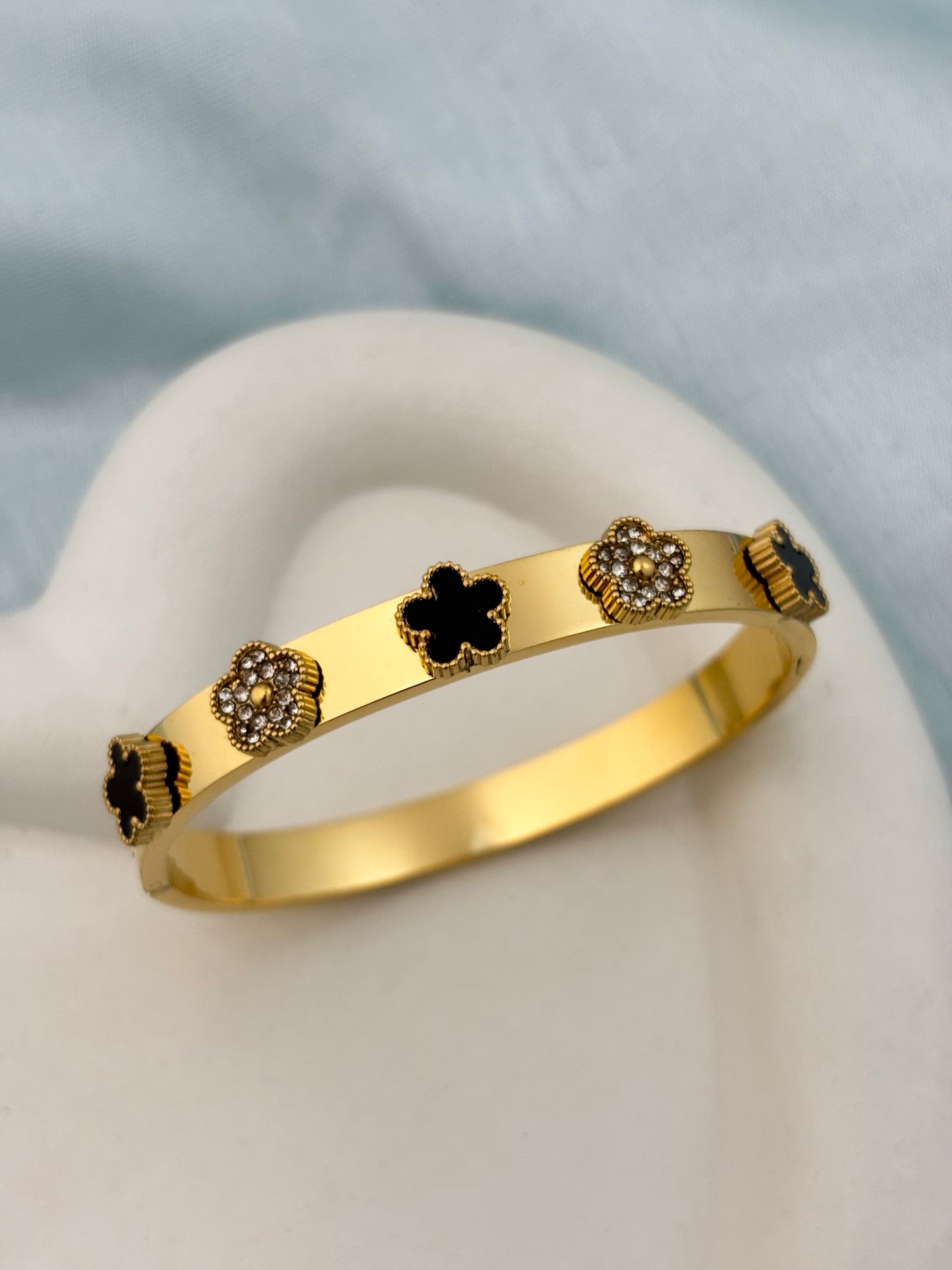 Clover Muse Zircon Bracelet (Black)