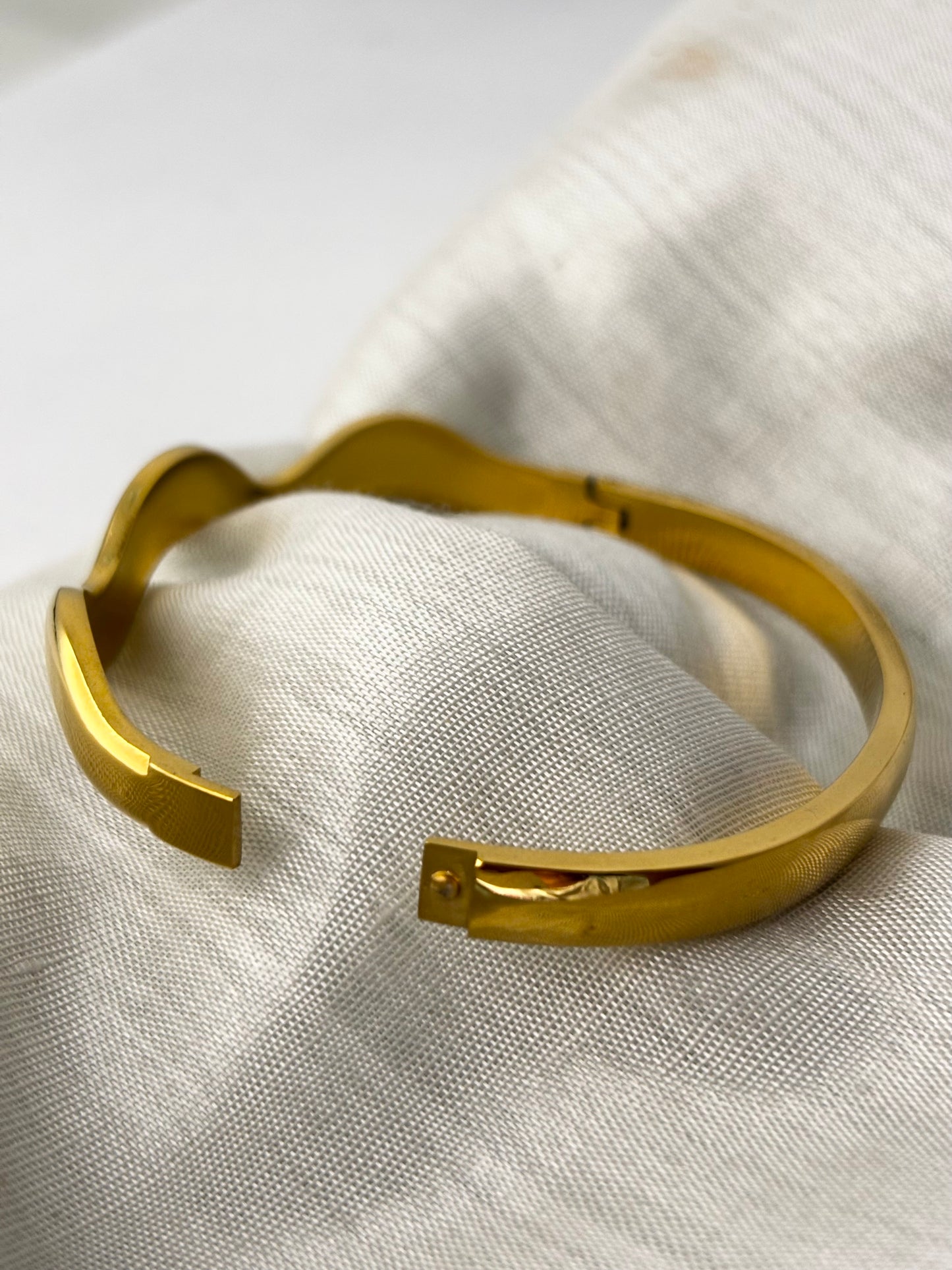 Wavy Gold Bangle Bracelet