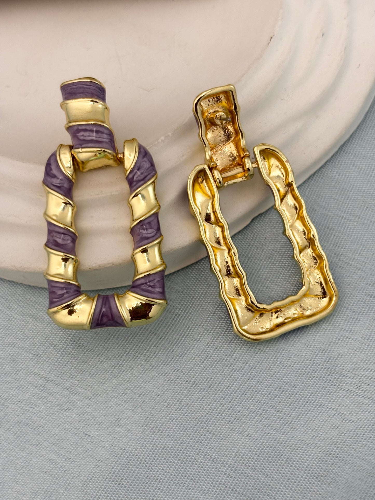 Twisty Marbled Hoop Earrings (Lavender)