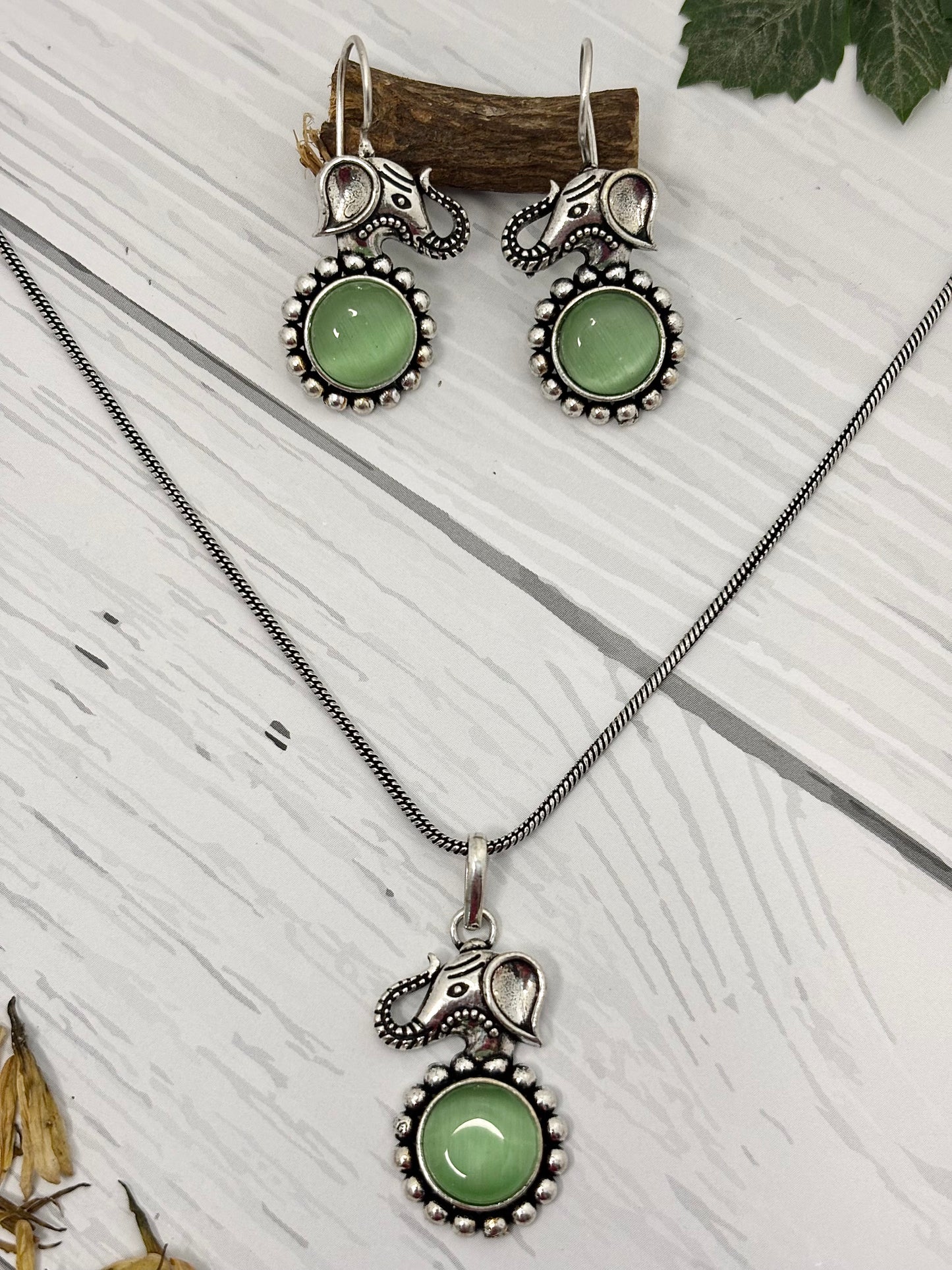 Elephant Charm Jewelry Set (Green)