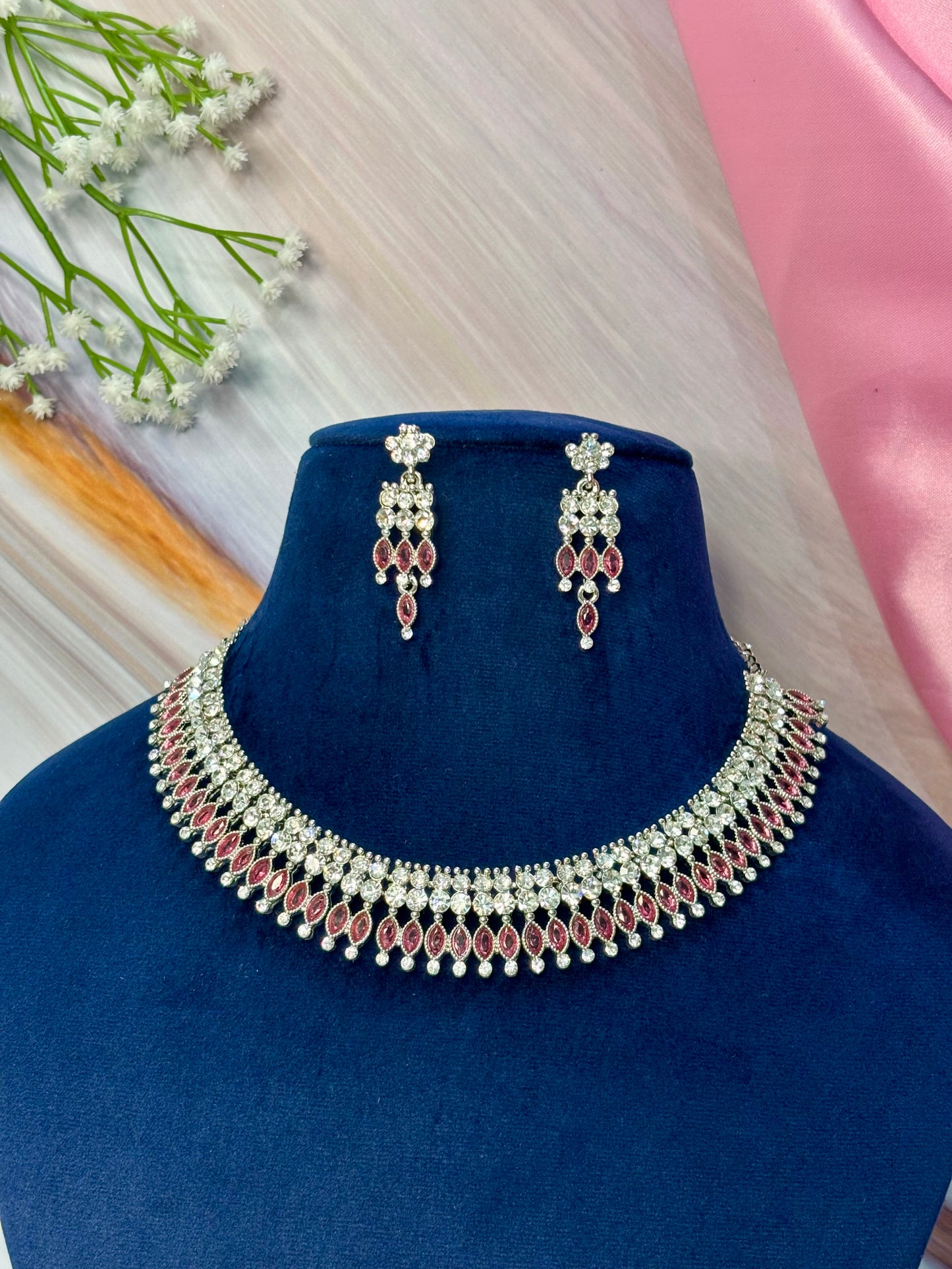 Regal Radiance Necklace Set (Red)