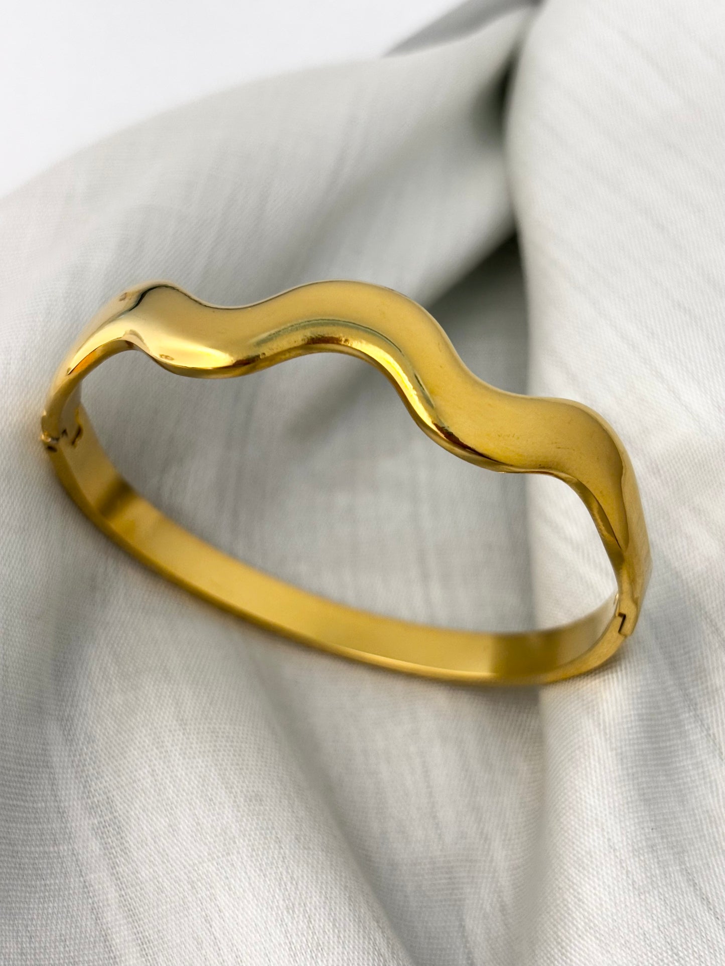 Wavy Gold Bangle Bracelet
