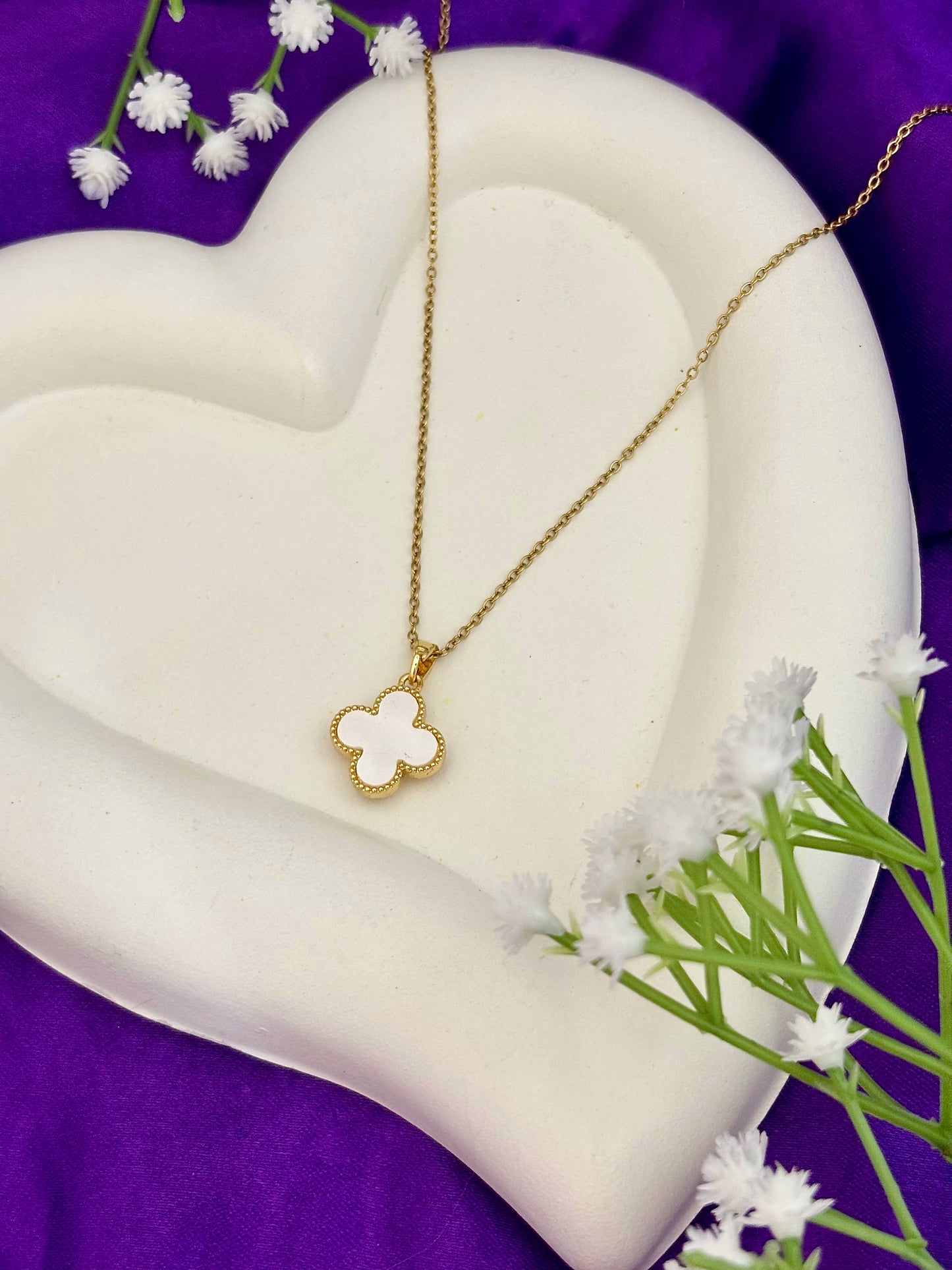 Reversible Flower-Clover Pendant Chain