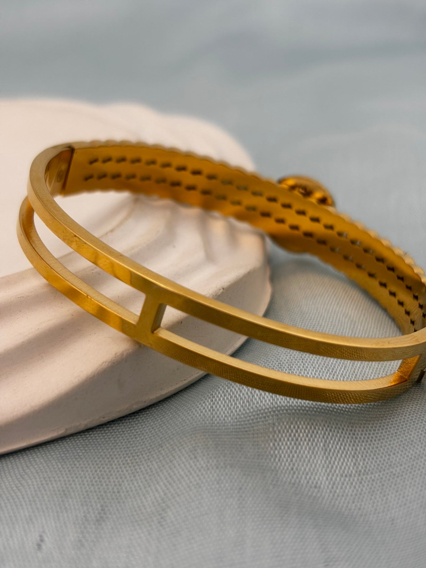 Donna Bangle Bracelet