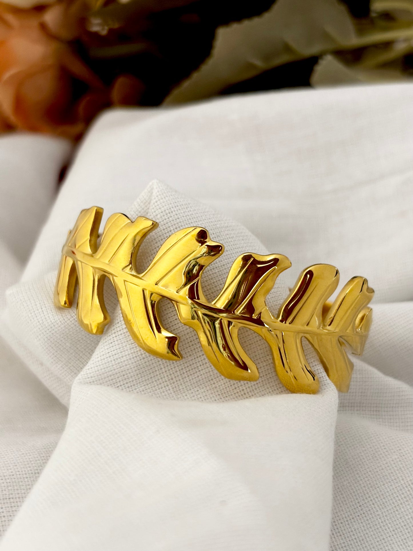 Gold Leafy Bracelet