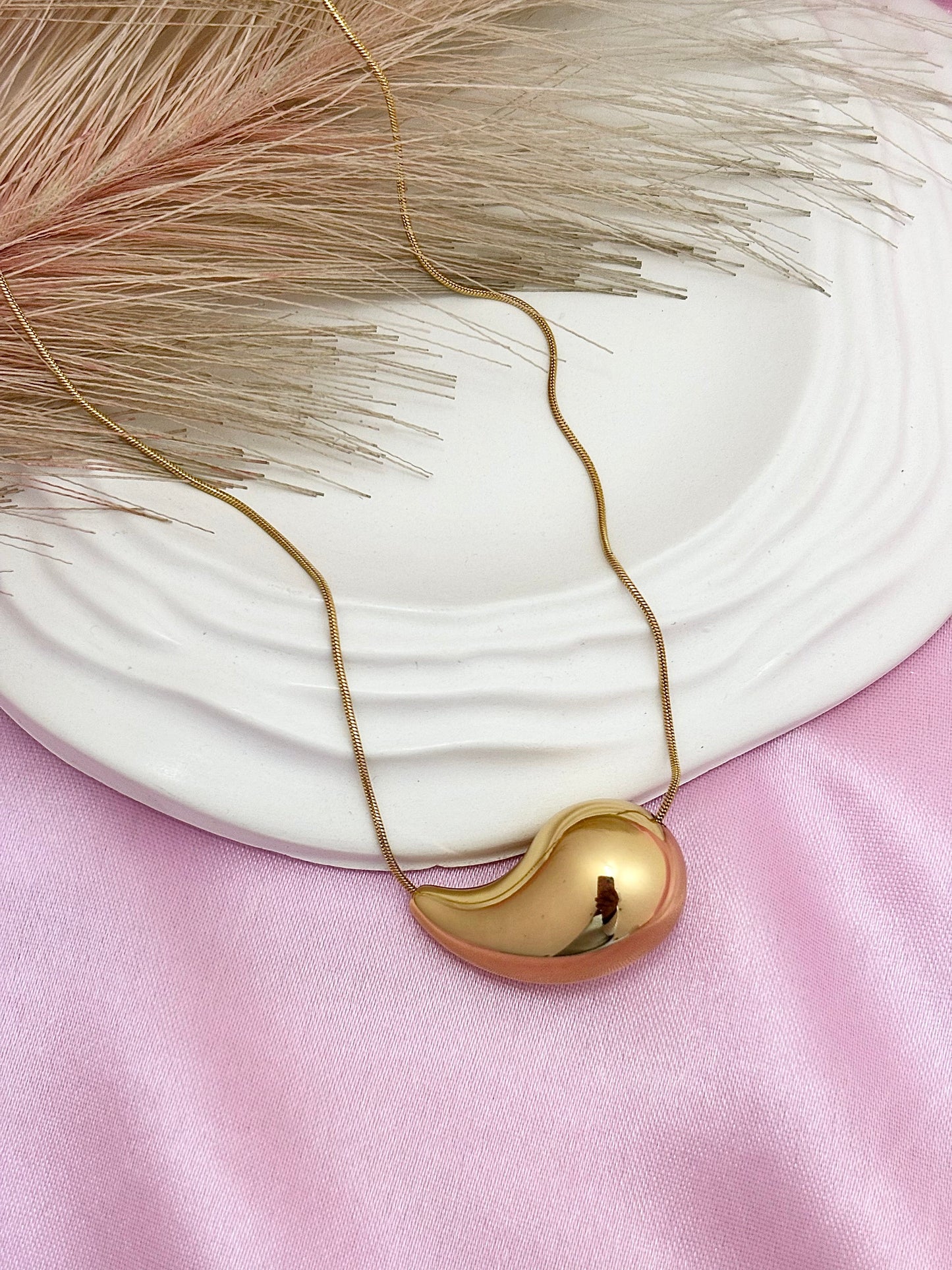Teardrop Pendant Chain Necklace