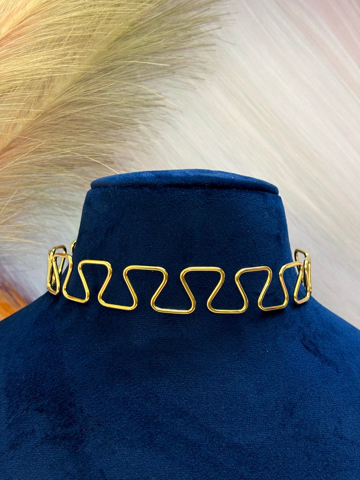 Zyra Hasli - The Bold & Modern Twist