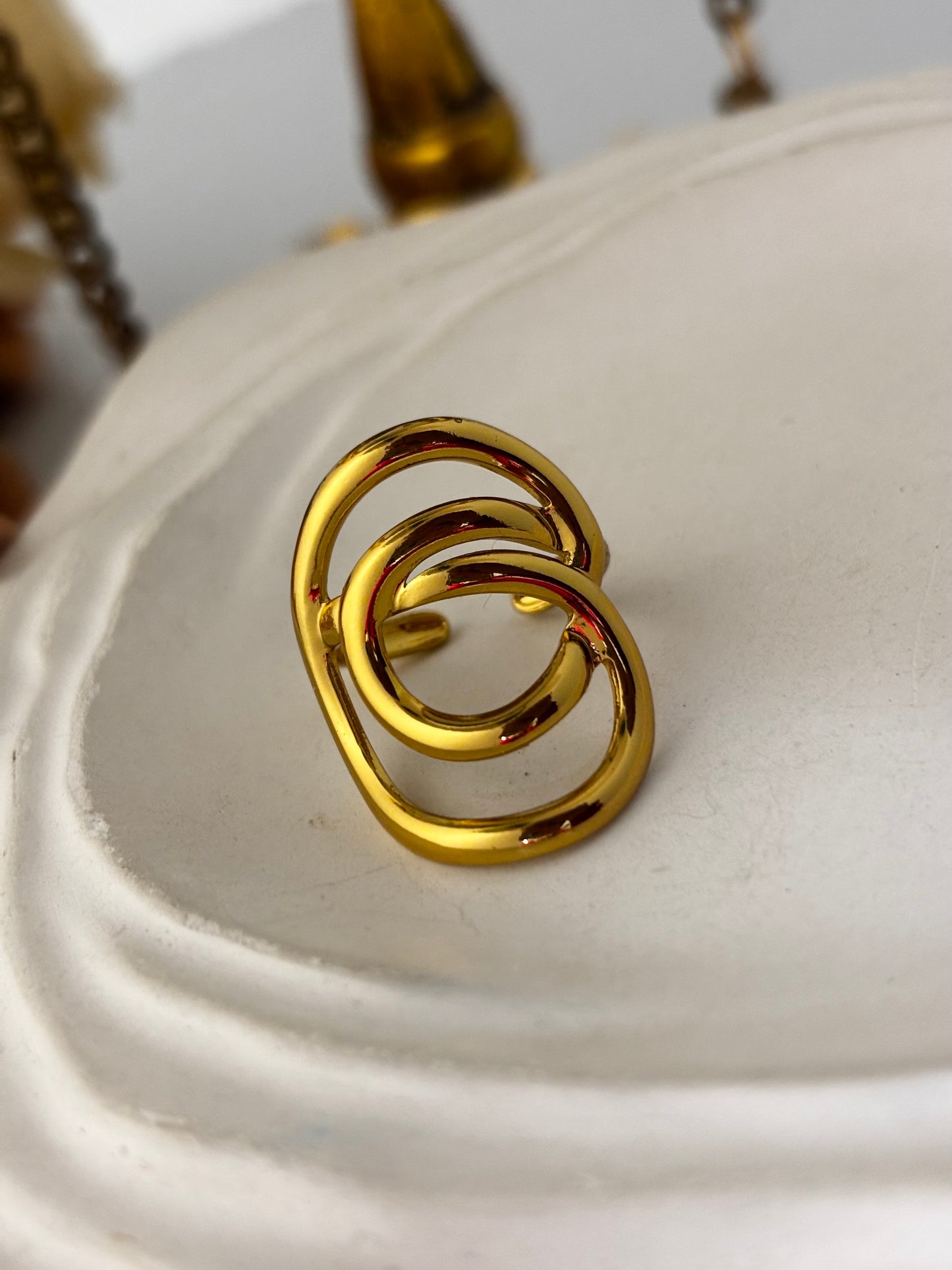 Golden Knot – Anti-Tarnish Statement Ring for Women