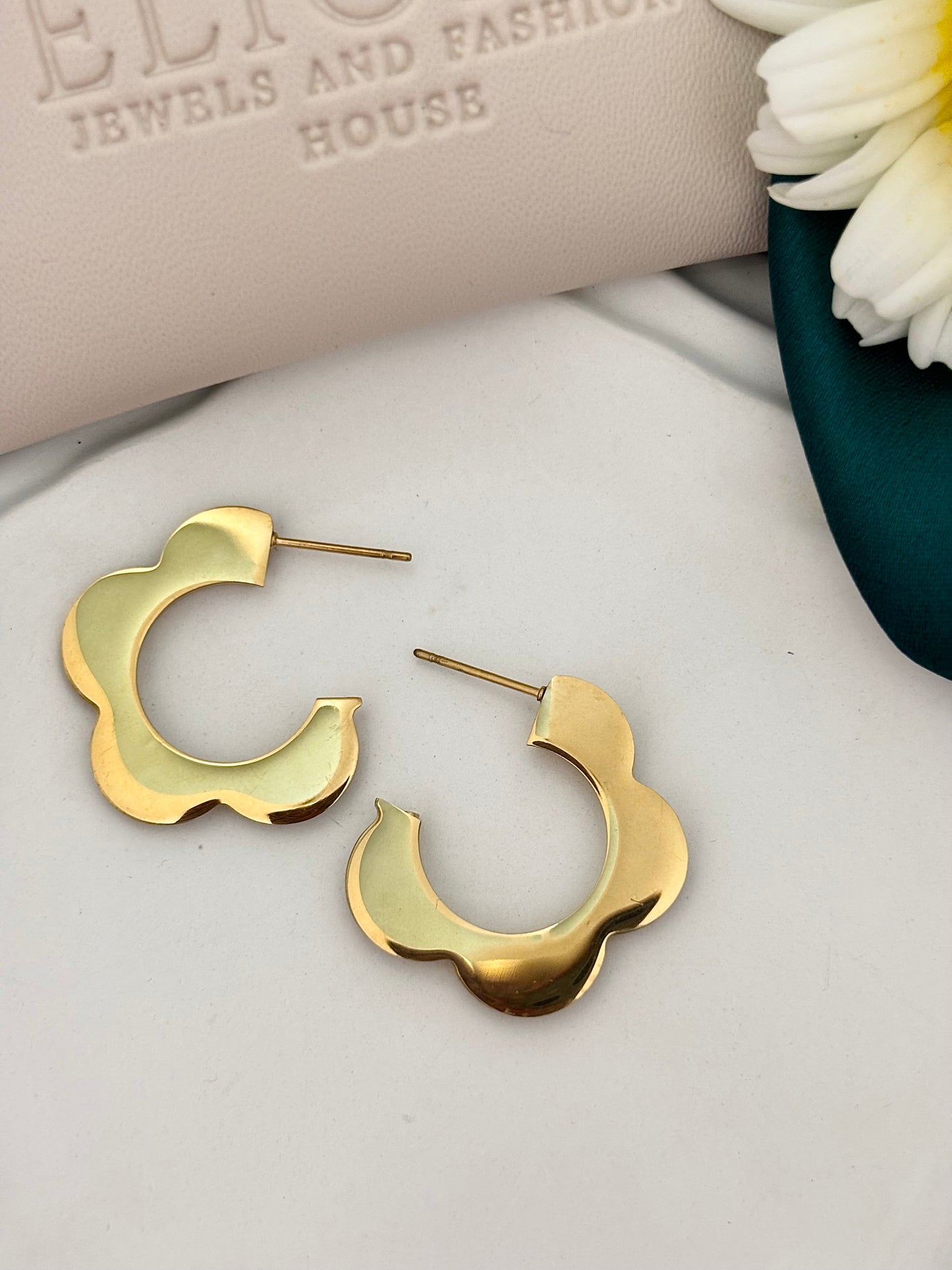Scallop Charm Hoops
