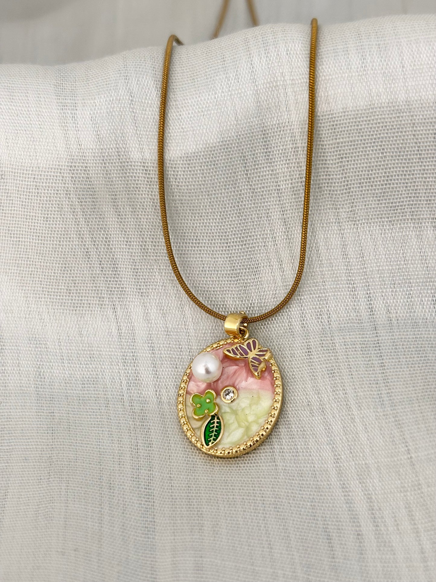 Vintage Pearl Gold Necklace