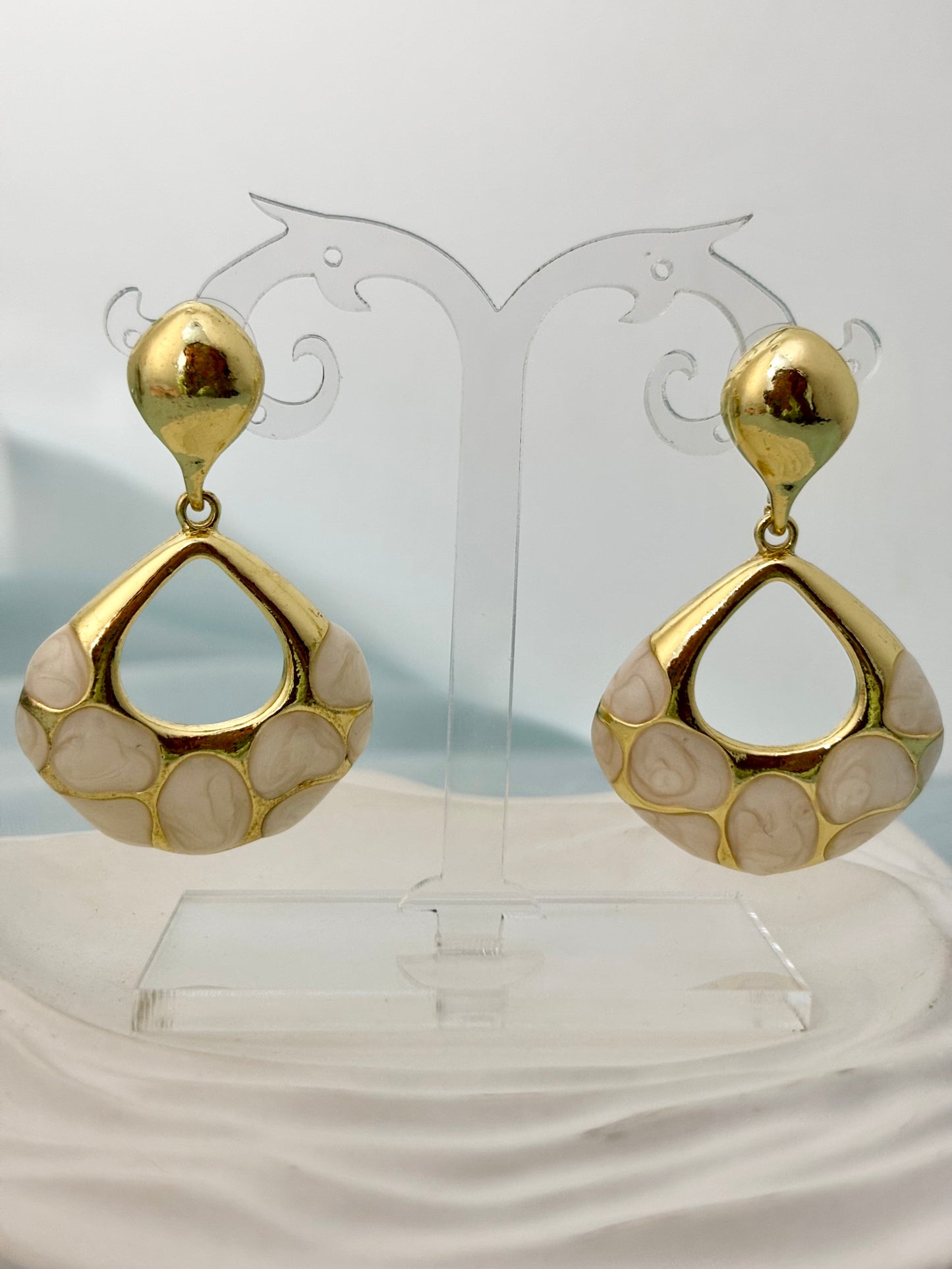 Milly Droplets (White & Gold)