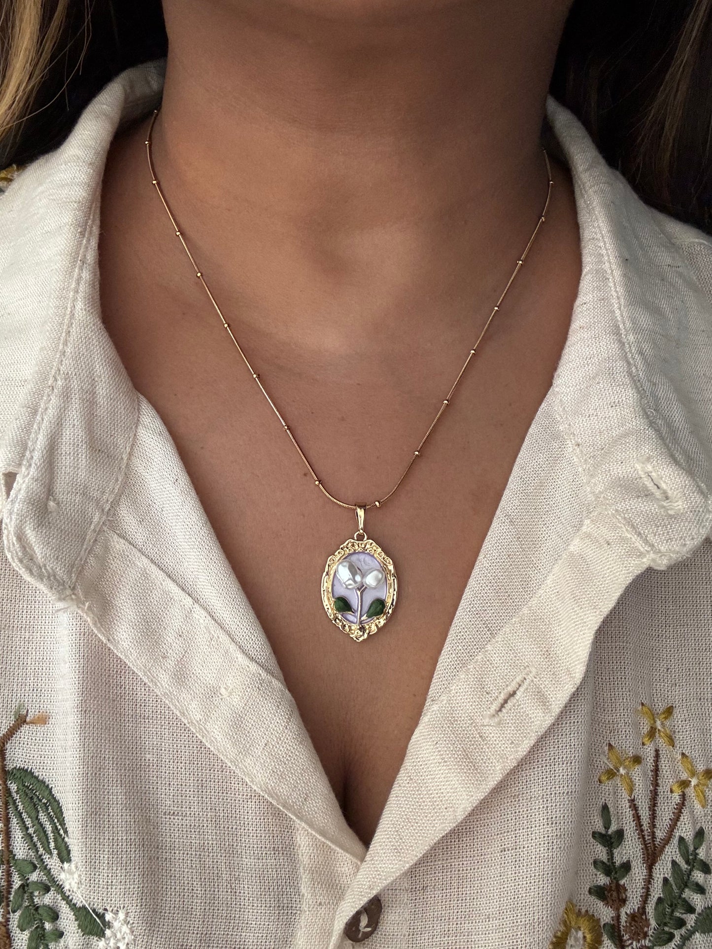 Orchid Frame Vintage Necklace