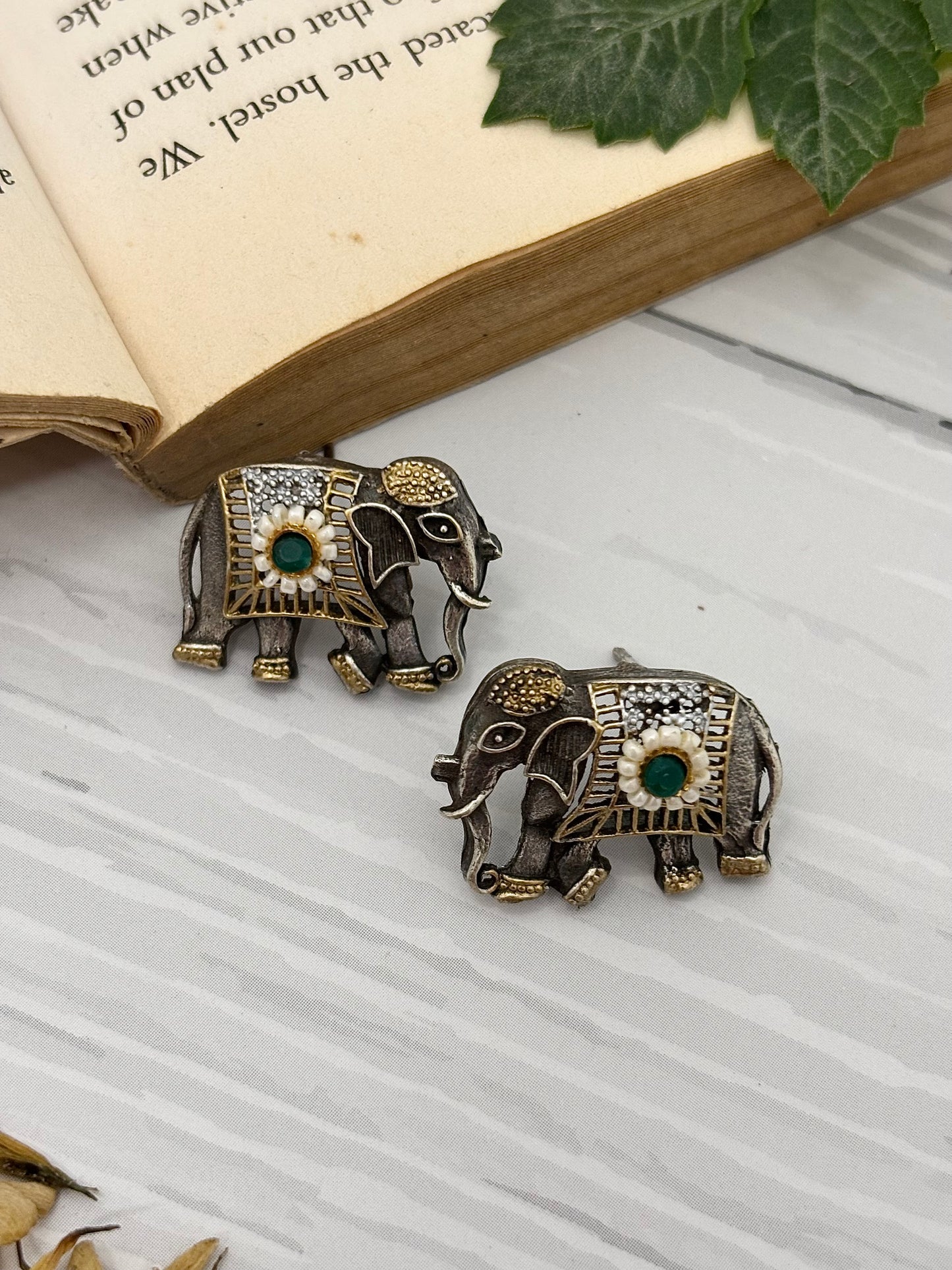 Rajasi Studs (Green)