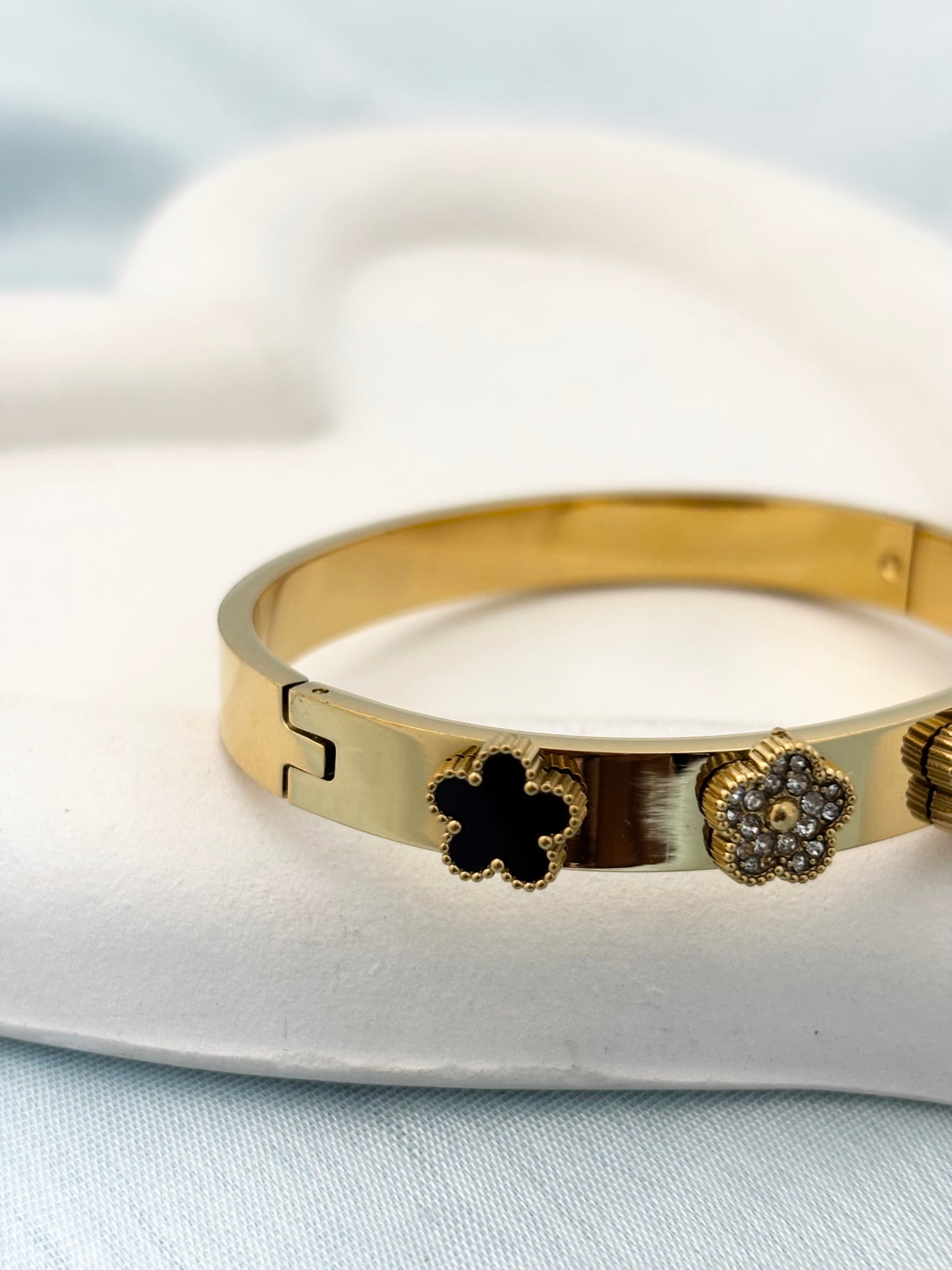 Clover Muse Zircon Bracelet (Black)