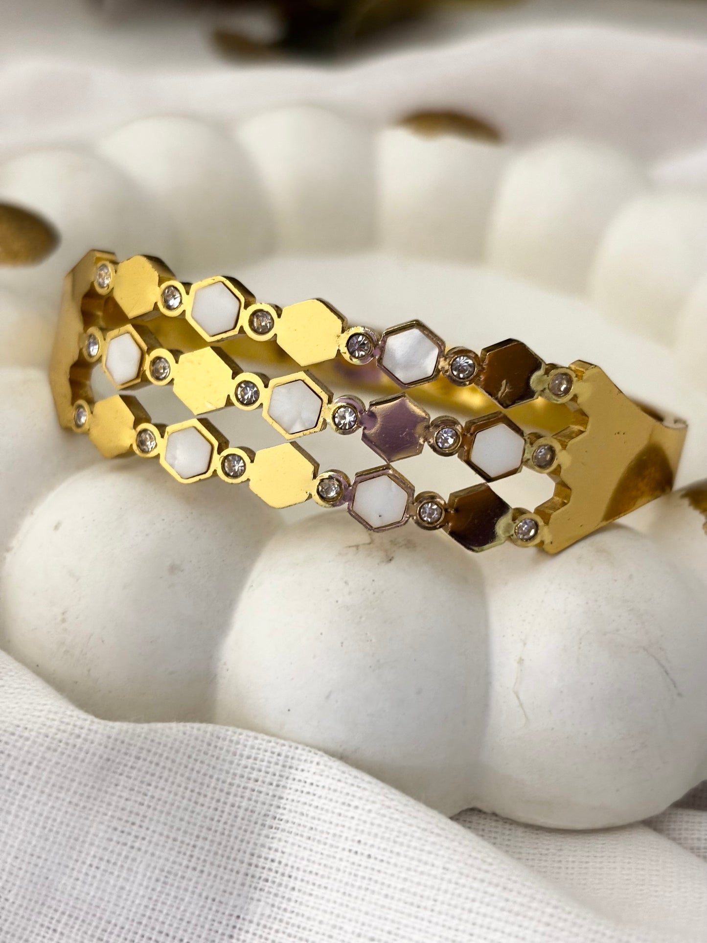 18k gold-plated bangle bracelet with Zircons and Mother of Pearl Inlay