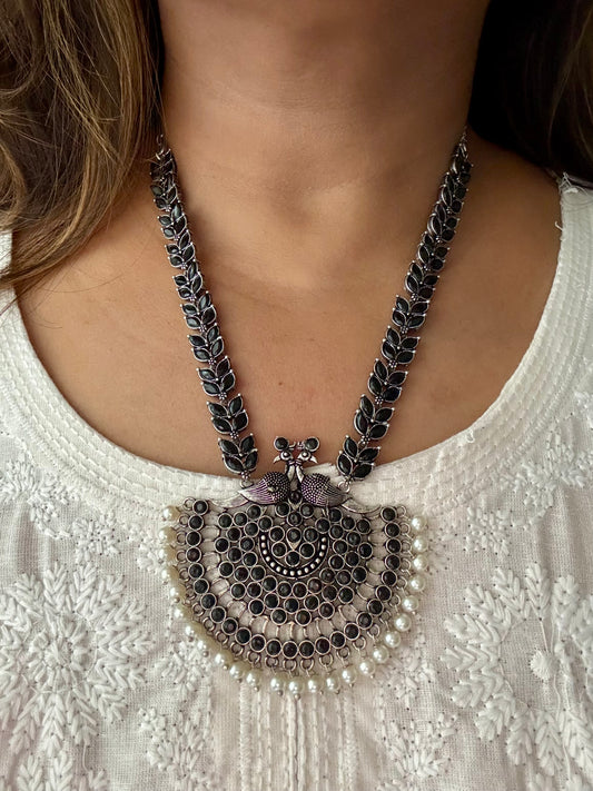 Charvi Necklace (Black)