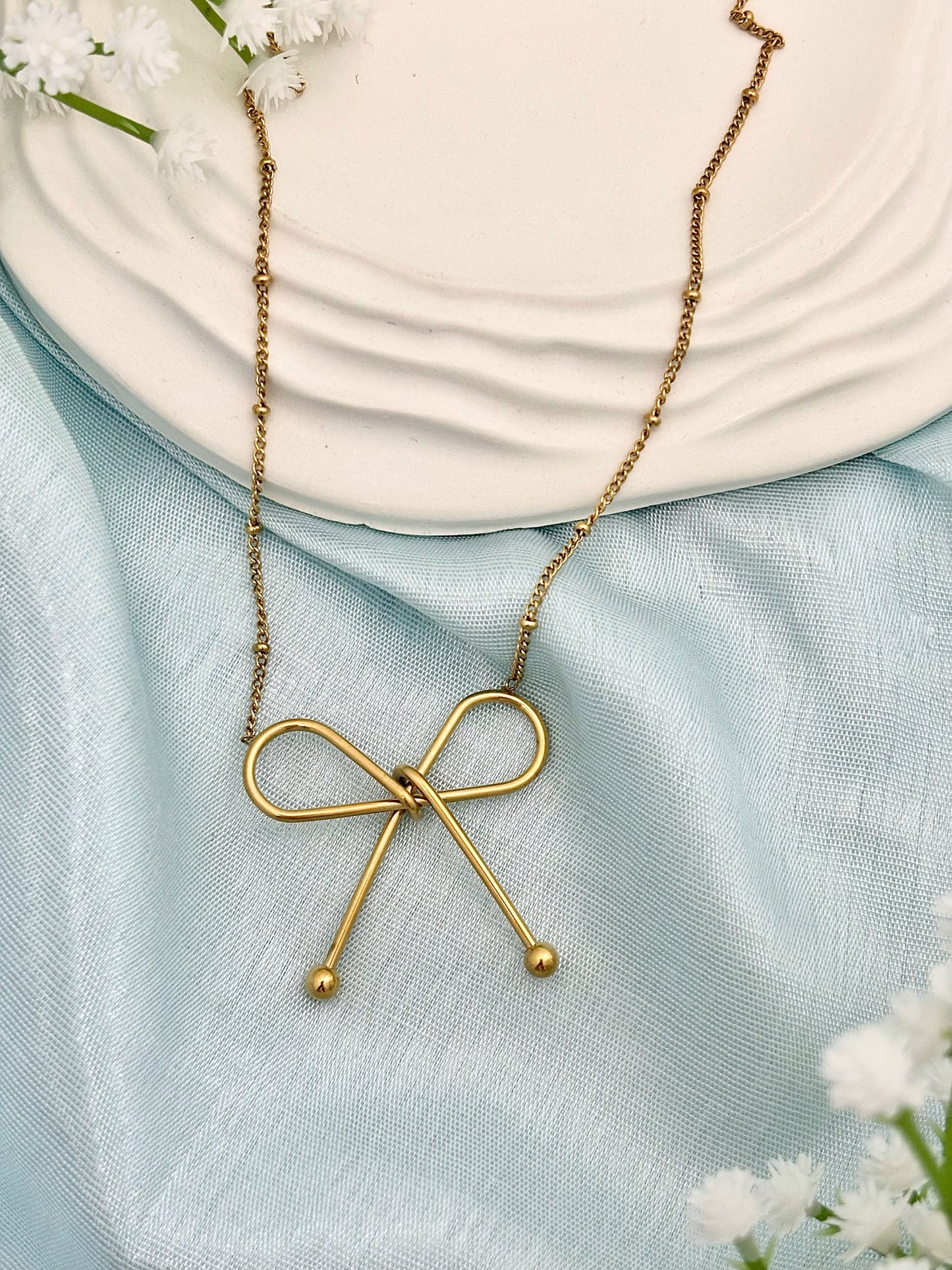 Golden Bow Necklace