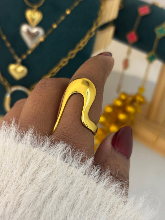 Golden Wave Anti-Tarnish Ring