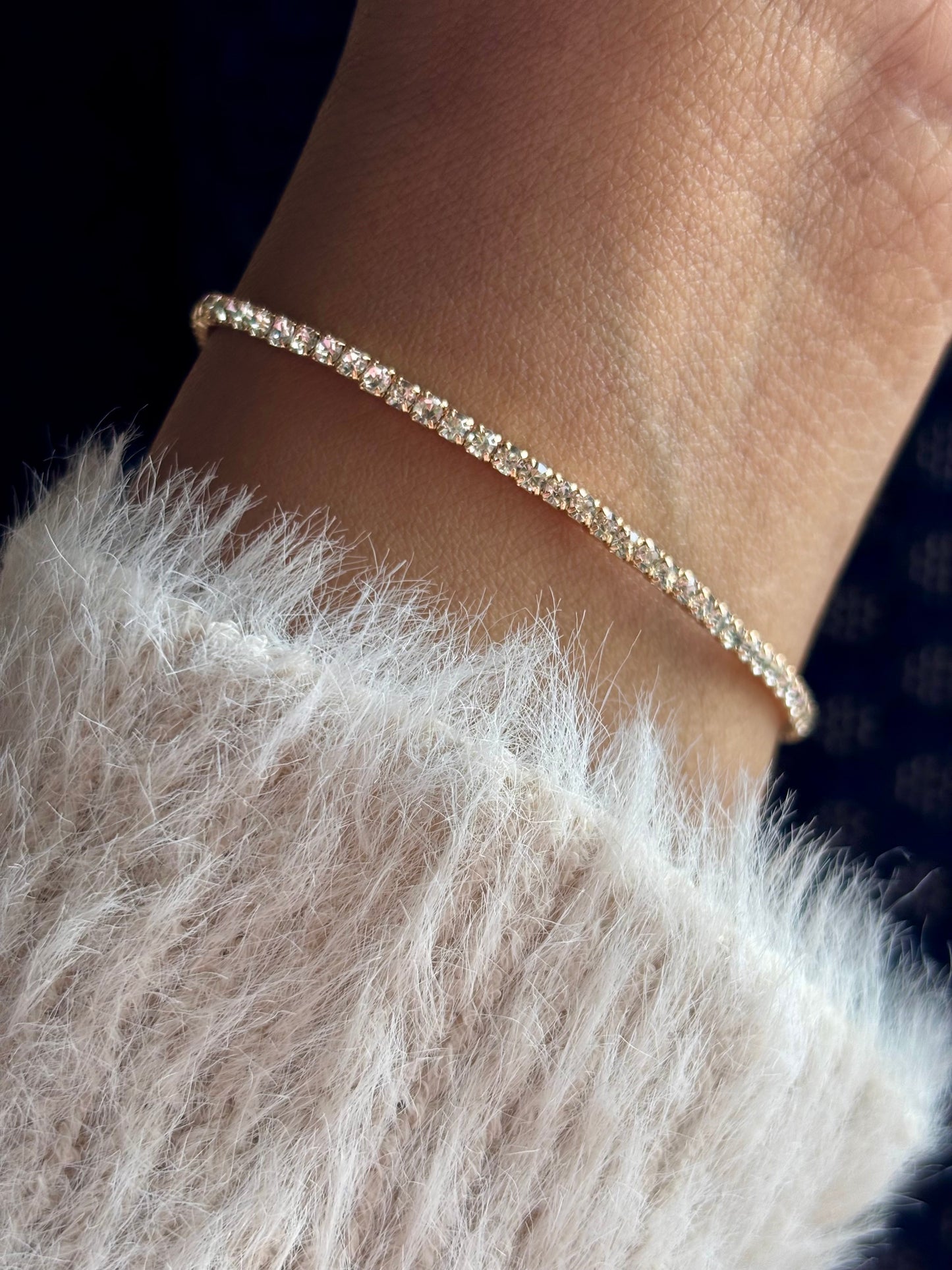 Minimal, Stackable Stretchable Tennis Bracelet (Golden)