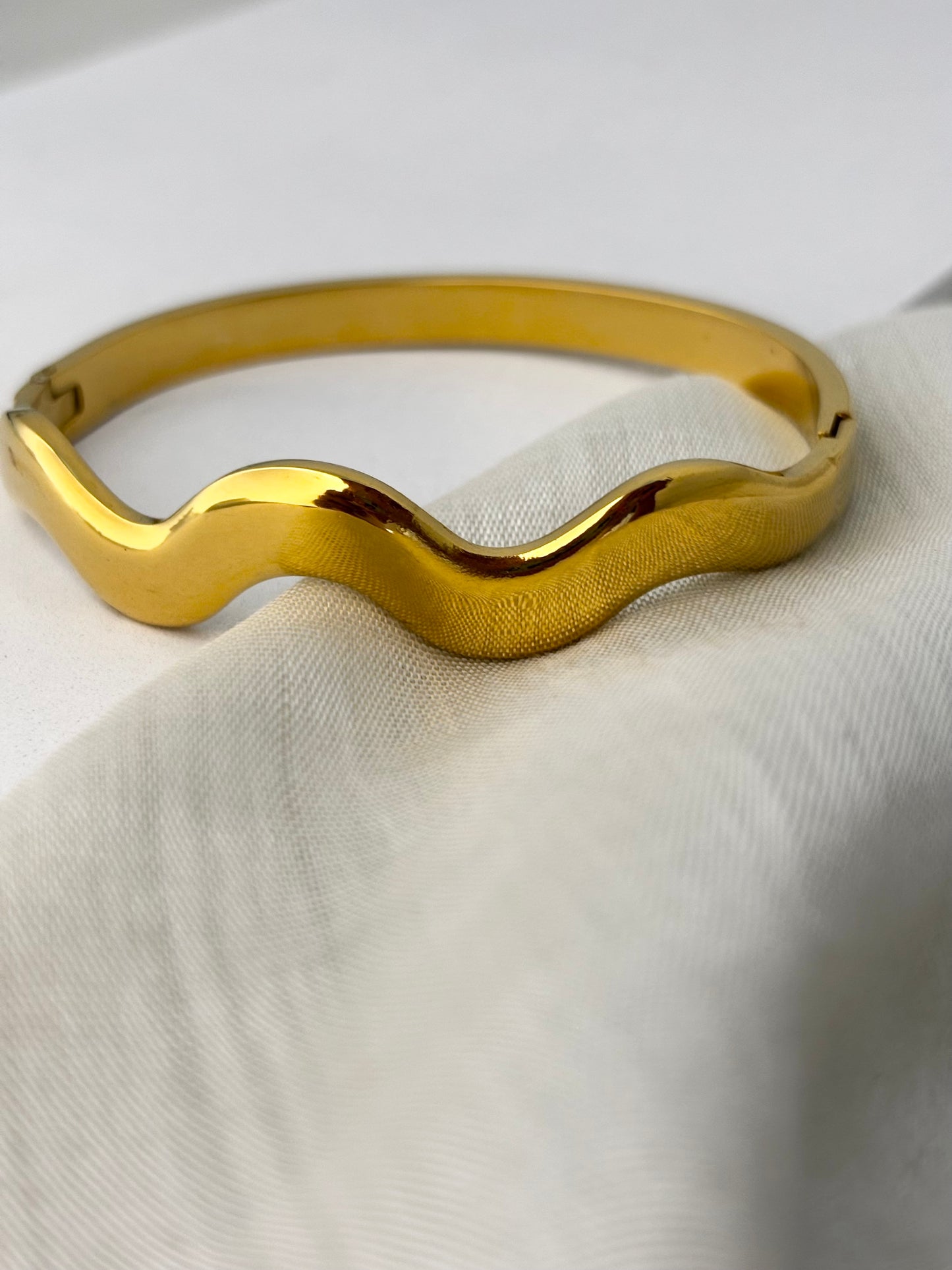 Wavy Gold Bangle Bracelet
