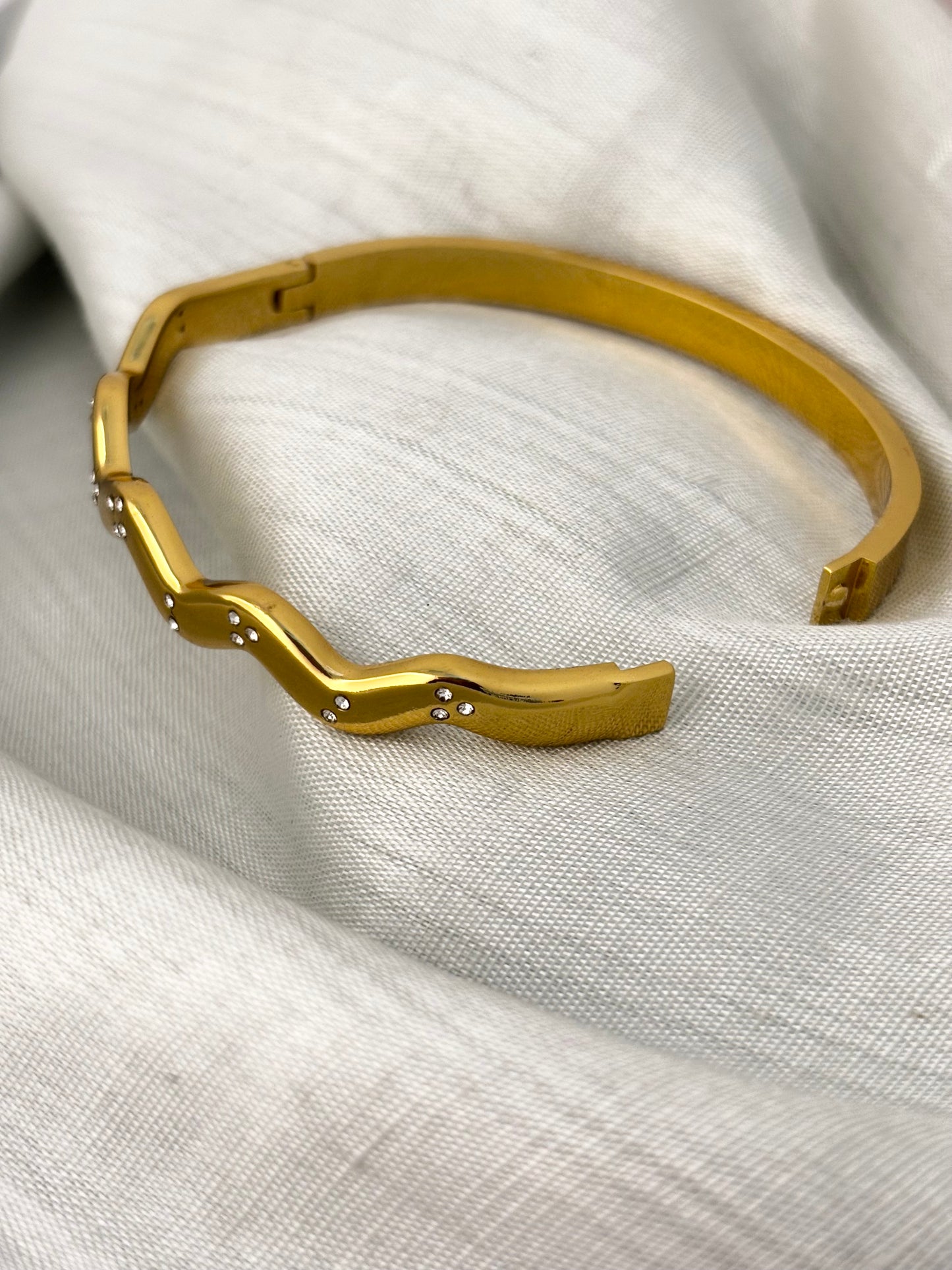 Wavy Zircon Bangle Bracelet