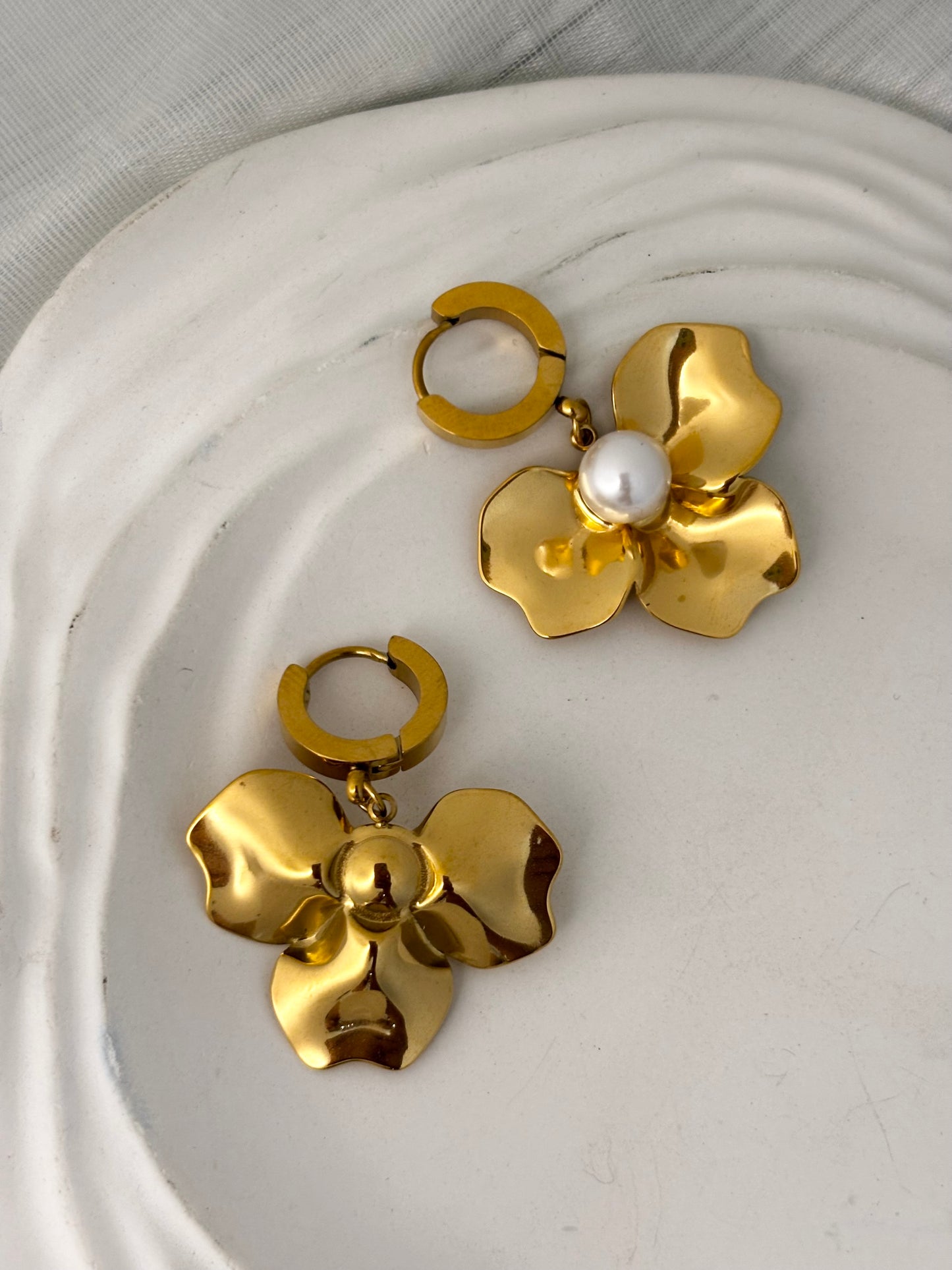 Kelly Pearl-Flower Drops | Gold plated - Anti-Tarnish