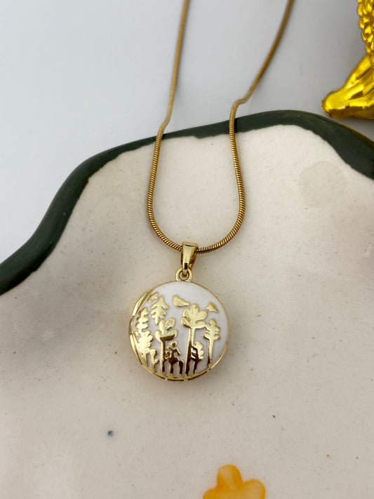 Vintage Photoframe Openable Gold Necklace