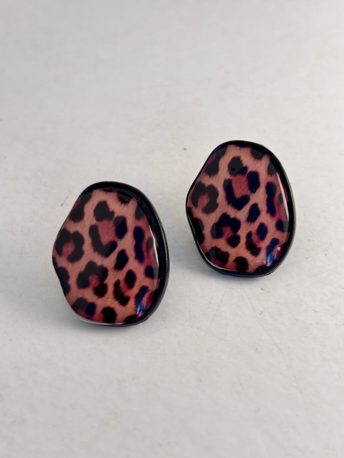 Savannah wild studs | Resin earrings