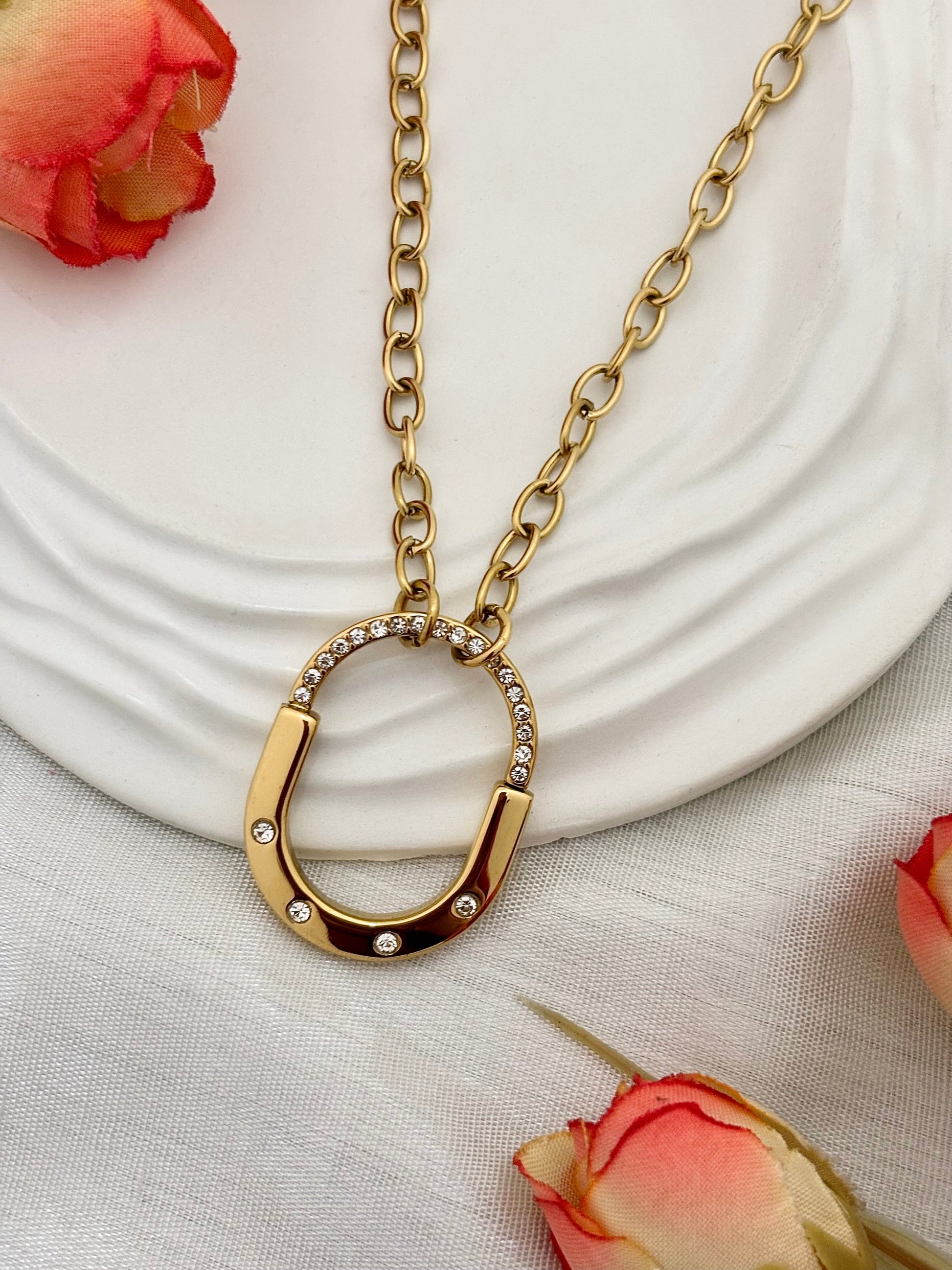 Golden Hoof Pendant Necklace Chain