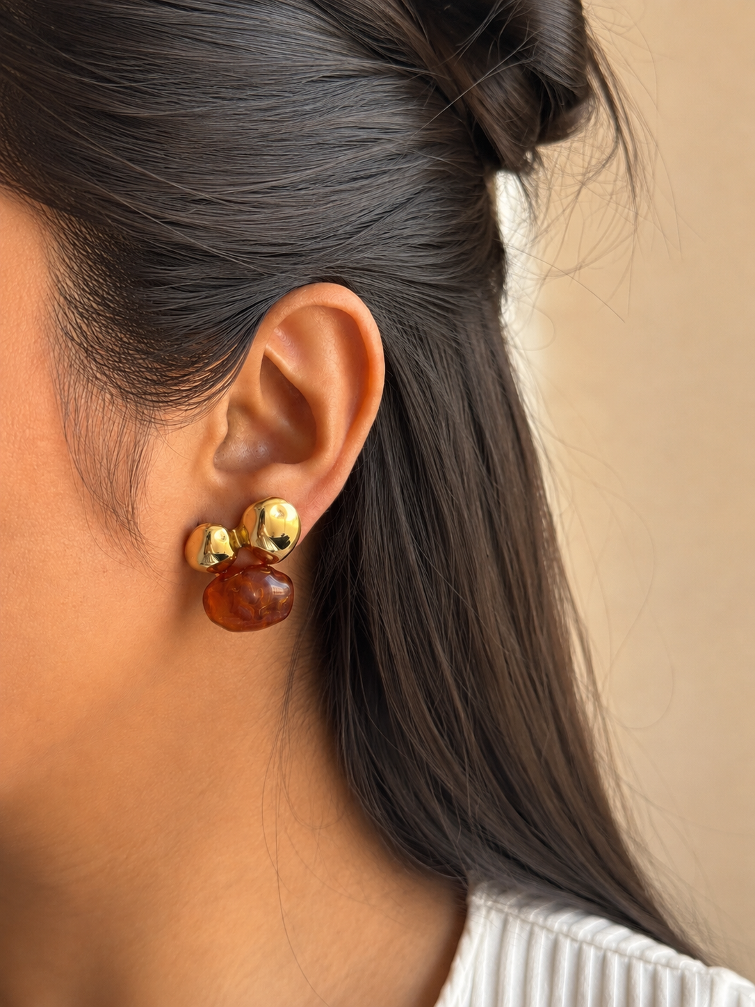 Savannah Amber Bow | 18kt Gold Plated Resin Earrings