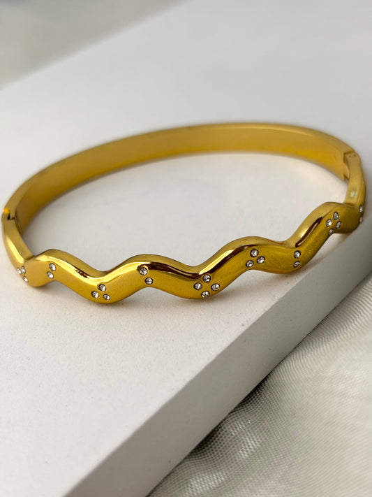 Wavy Zircon Bangle Bracelet