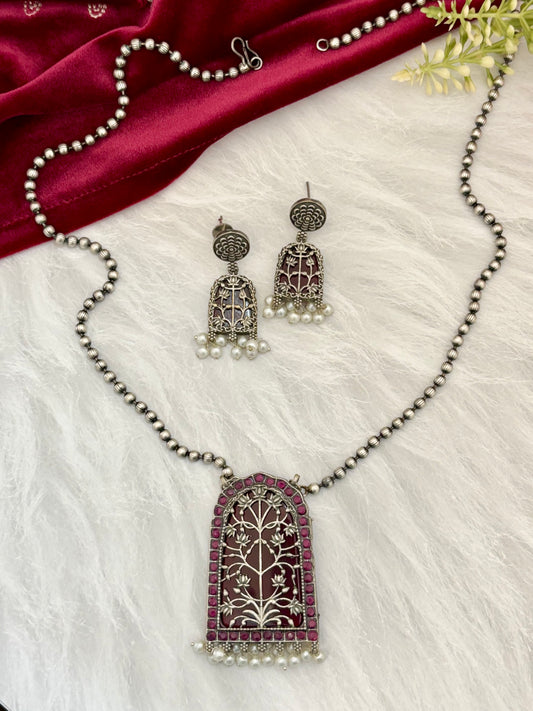 Noor Mahal Necklace (Ruby Red)