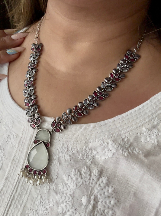 Aaradhya Necklace Set (White)