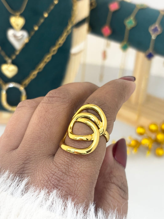 Golden Knot – Anti-Tarnish Statement Ring for Women
