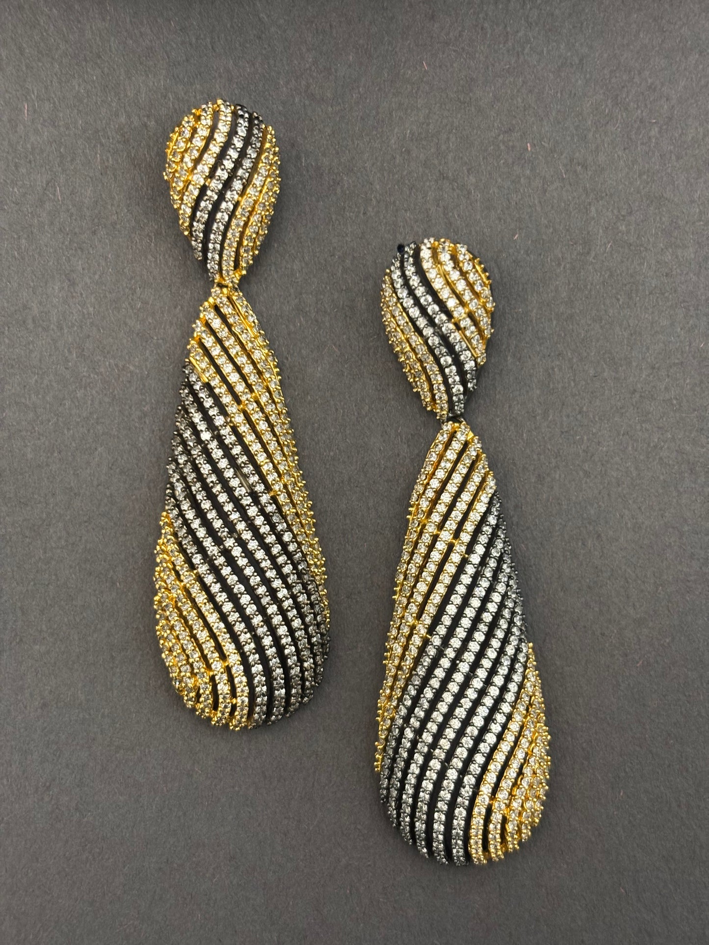 Aurelle Victorian Dual Tone Teardrop