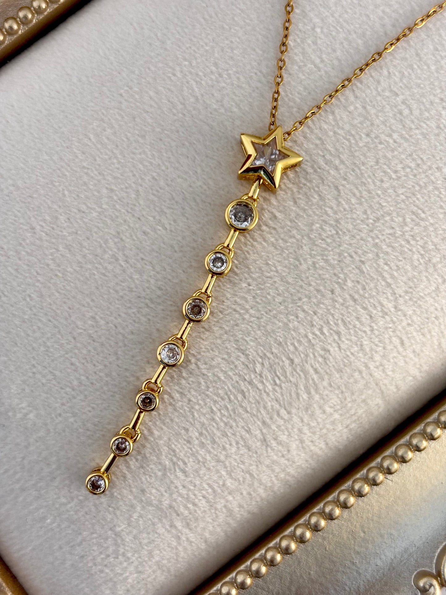 Viral Golden Star Stone Vertical Drop Necklace