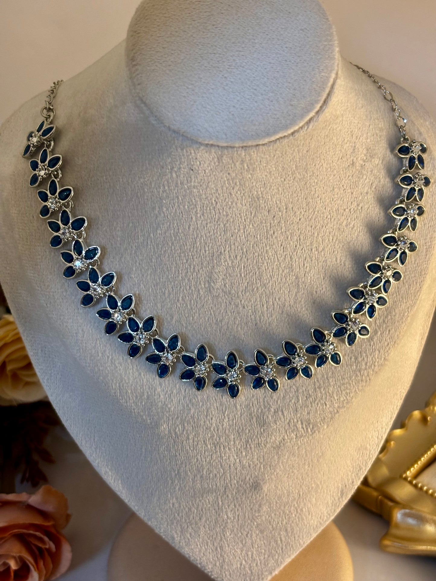 Blue Daisy Necklace Set