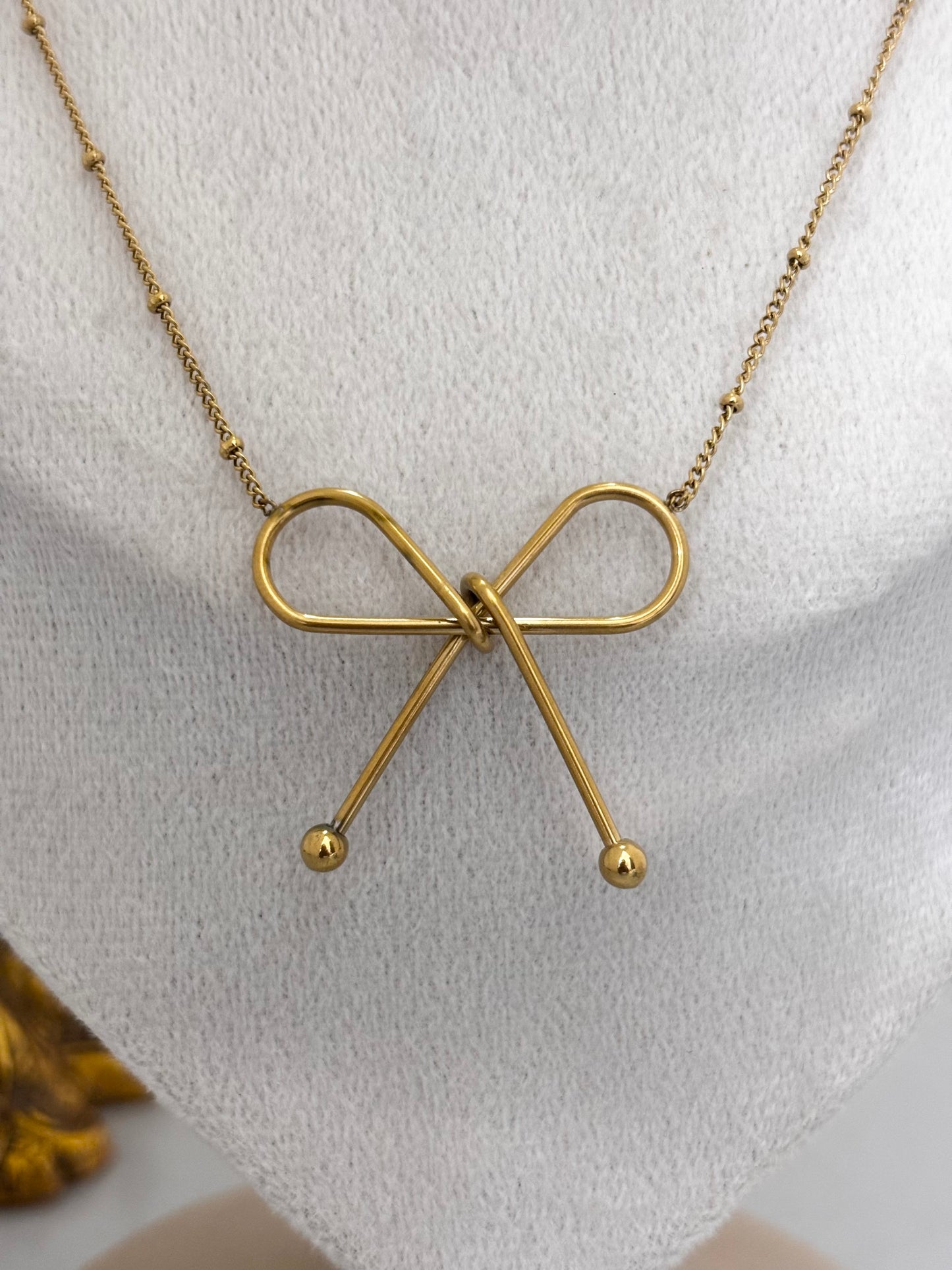 Bow Kiss Necklace | 18k Gold Plated Stainless Steel