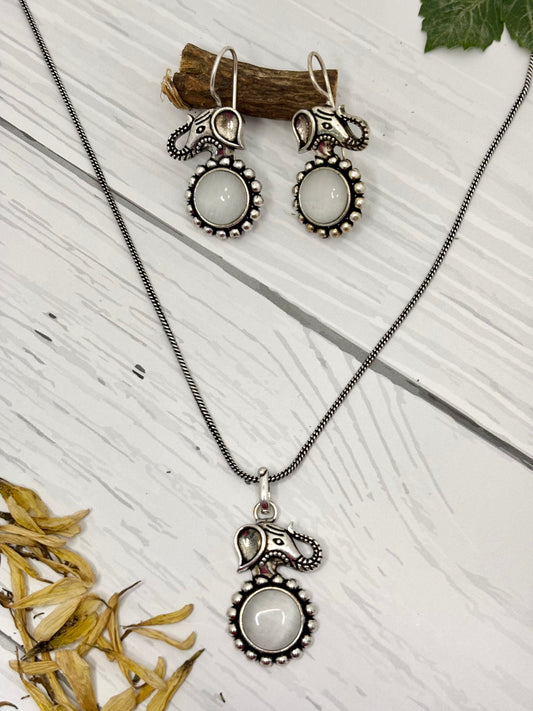 Elephant Charm Jewelry Set (White)