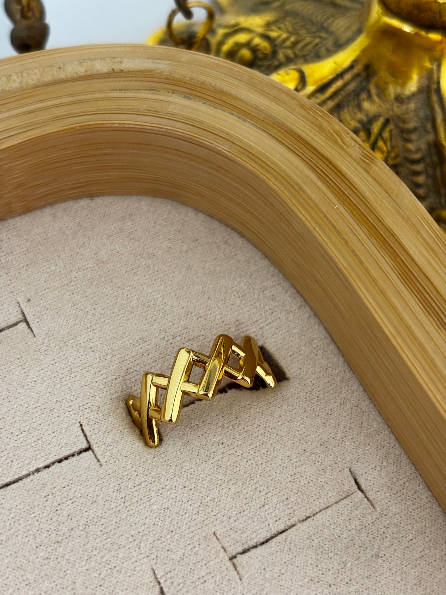 Geometric Link Gold Band Ring