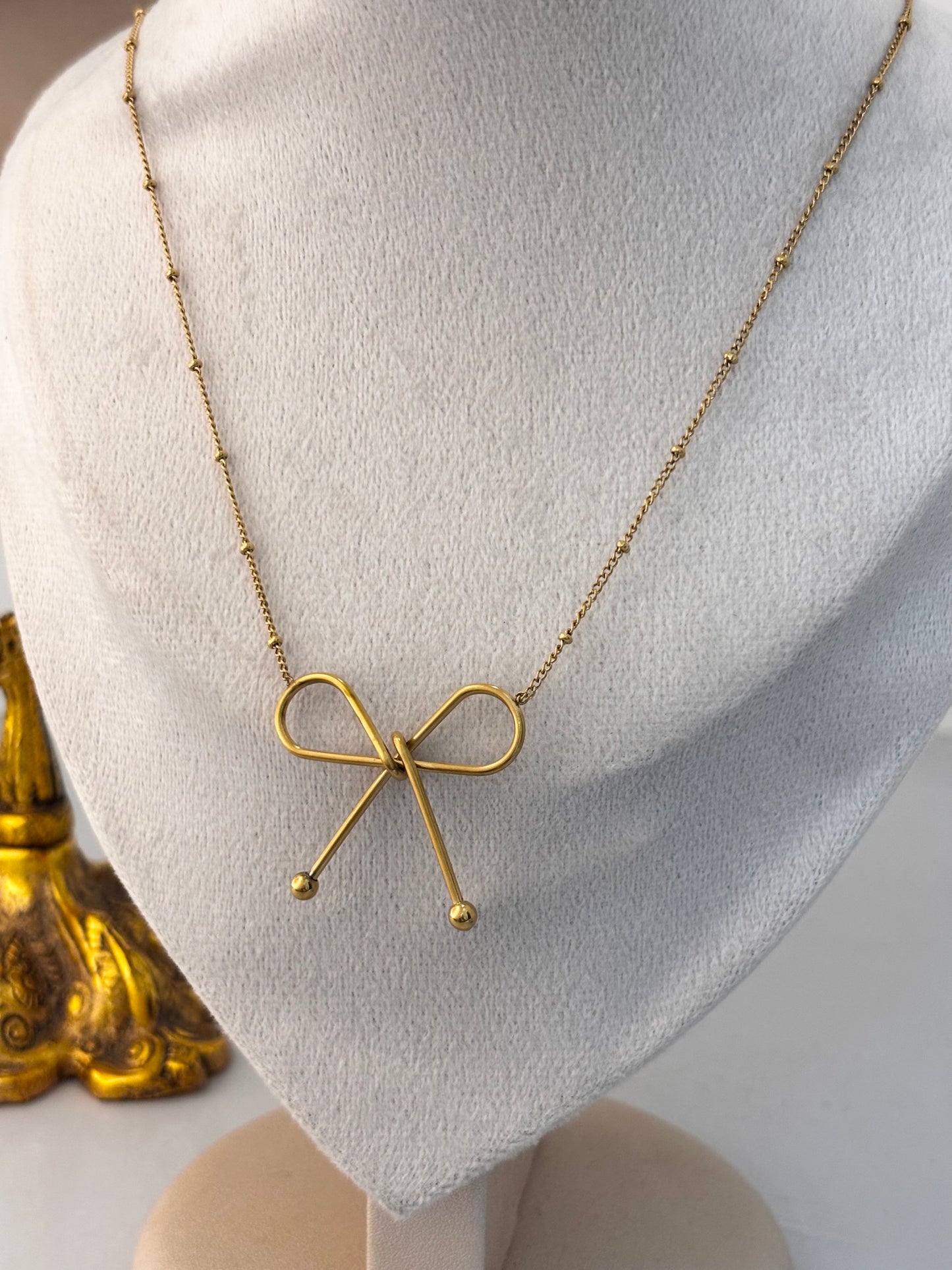 Bow Kiss Necklace | 18k Gold Plated Stainless Steel