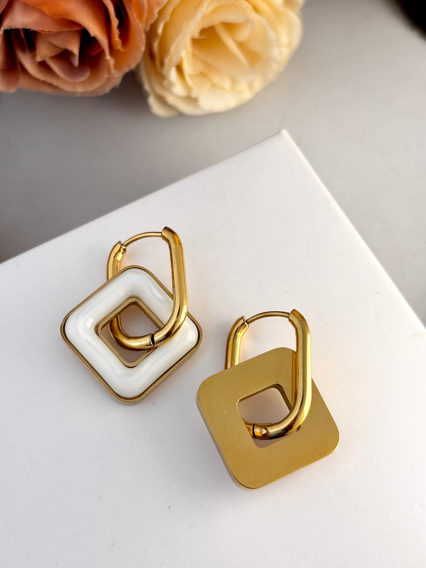 Daisy Drop - Two in One Earrings | 18kt Gold Plated | Enamel MOP Stainless Steel