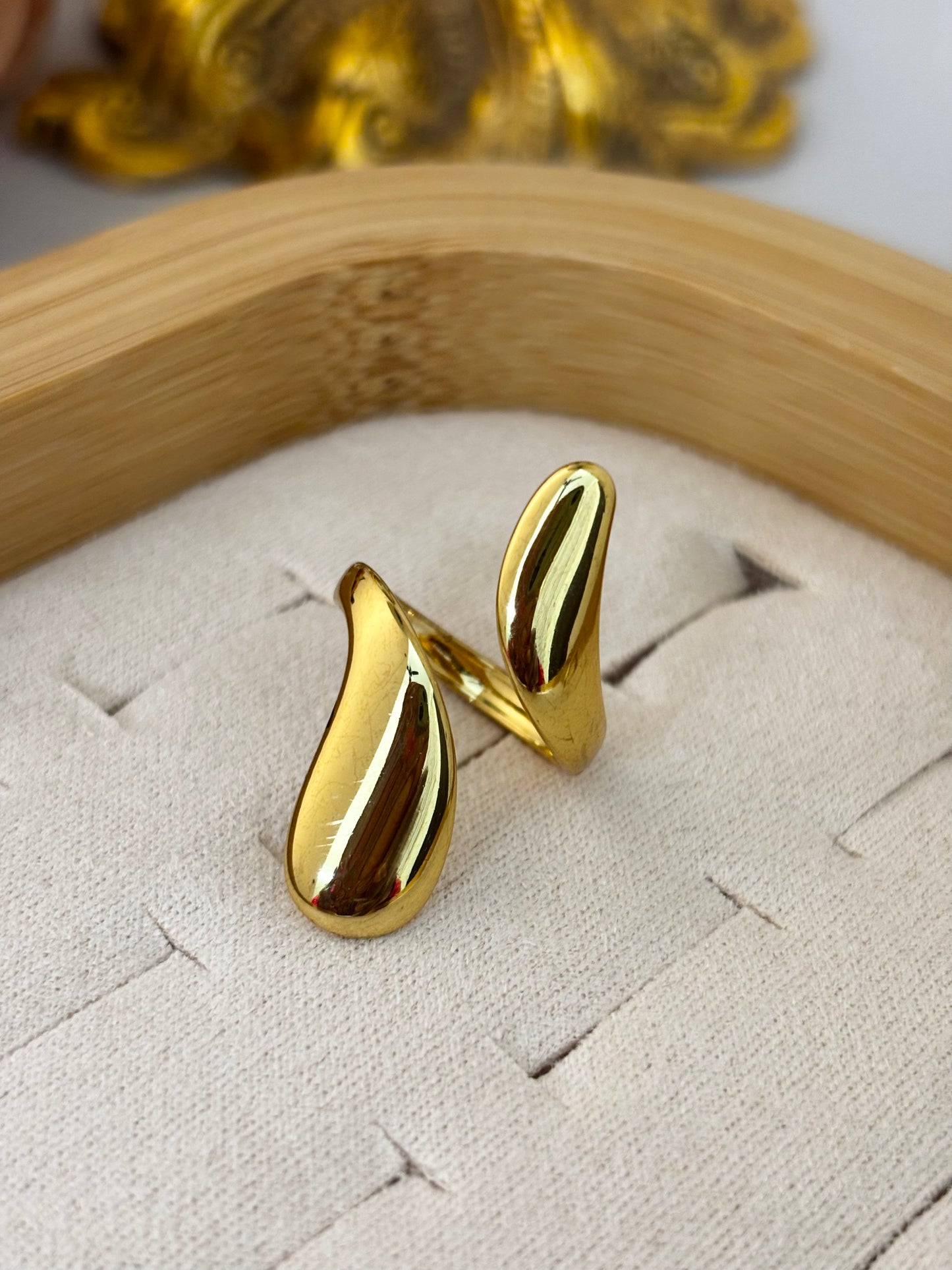 Gold Teardrop Twist Ring