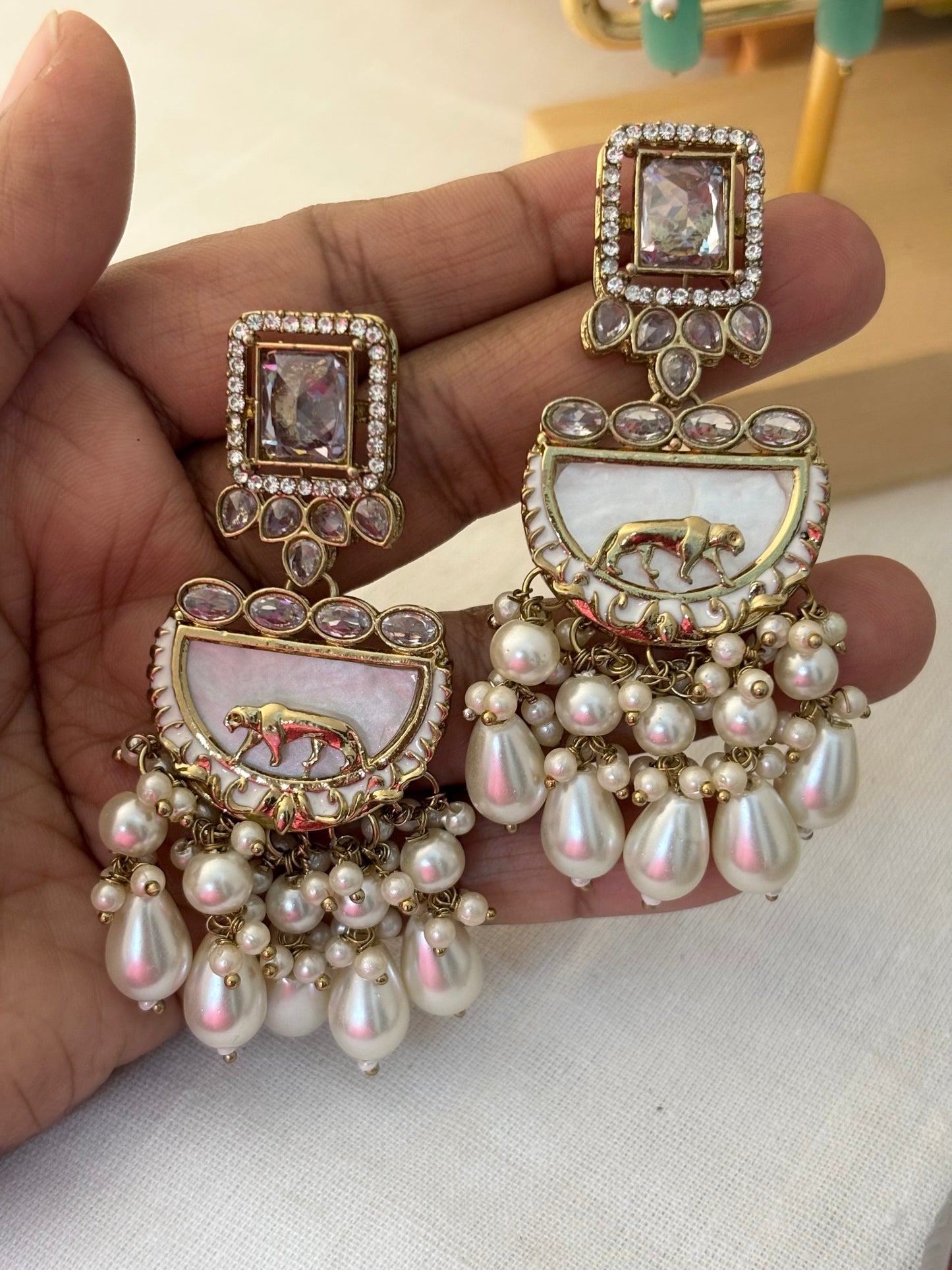 Mrinali Chandbali (White)