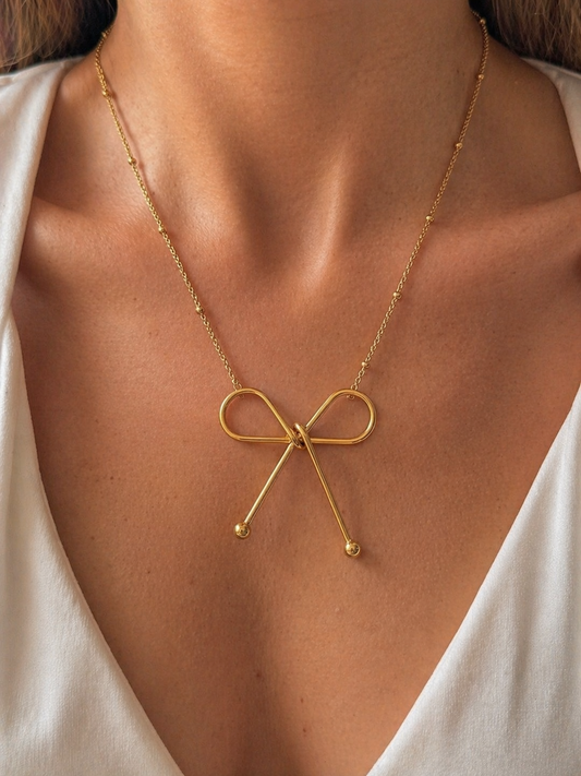 Bow Kiss Necklace | 18k Gold Plated Stainless Steel