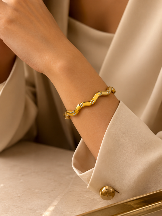 Wavy Zircon Bangle Bracelet | 18kt Gold plated